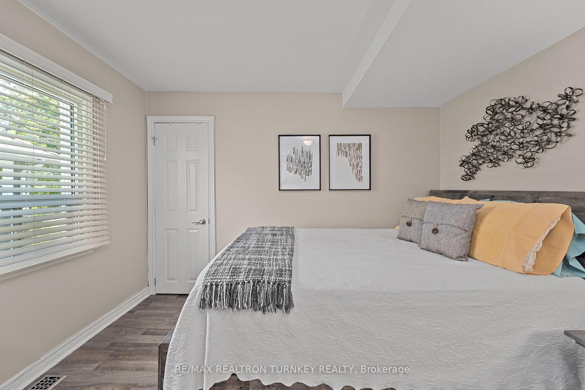 Photo 14 of 137 Cooks Bay Drive, Georgina, Keswick North — HOMEH