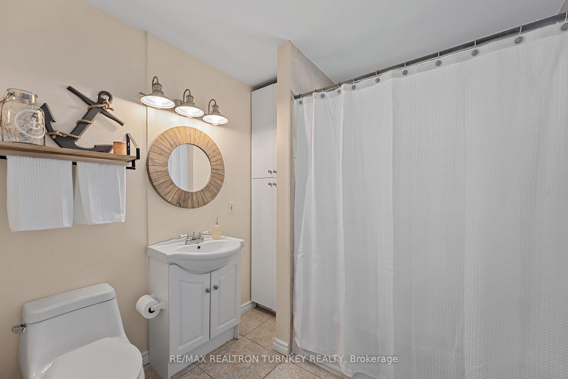 Photo 16 of 137 Cooks Bay Drive, Georgina, Keswick North — HOMEH