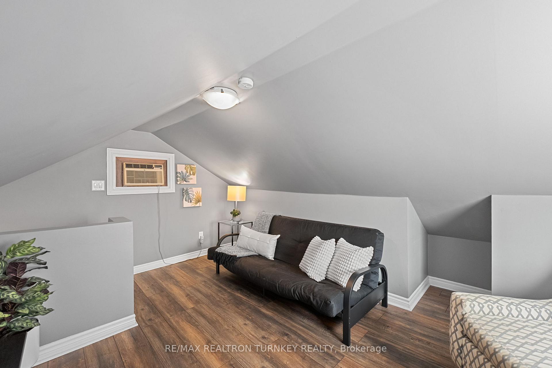Photo 19 of 137 Cooks Bay Drive, Georgina, Keswick North — HOMEH