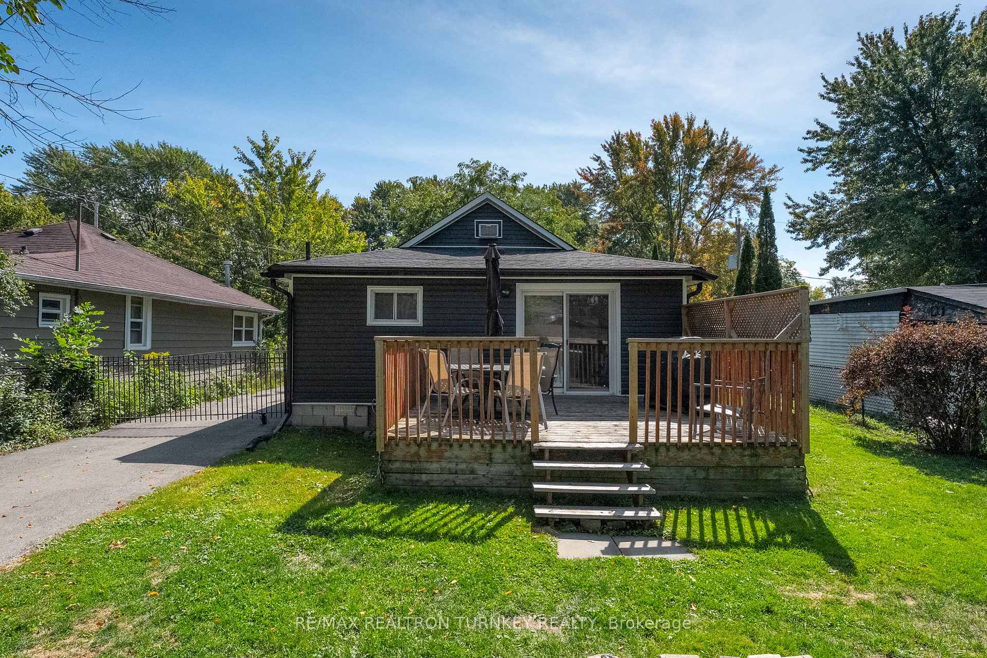 Photo 28 of 137 Cooks Bay Drive, Georgina, Keswick North — HOMEH