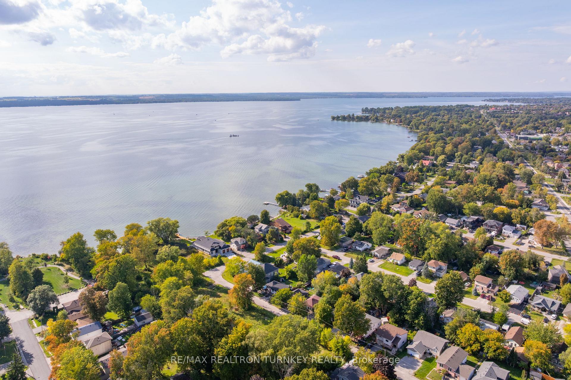 Photo 31 of 137 Cooks Bay Drive, Georgina, Keswick North — HOMEH
