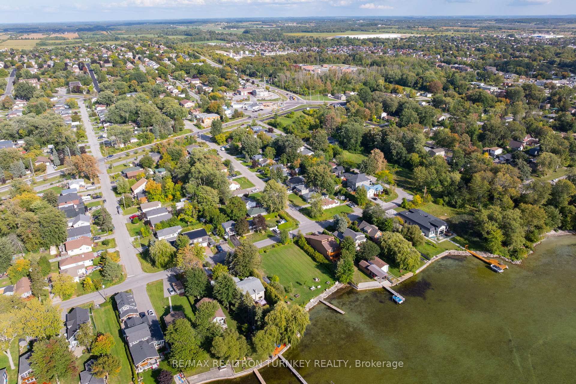 Photo 33 of 137 Cooks Bay Drive, Georgina, Keswick North — HOMEH