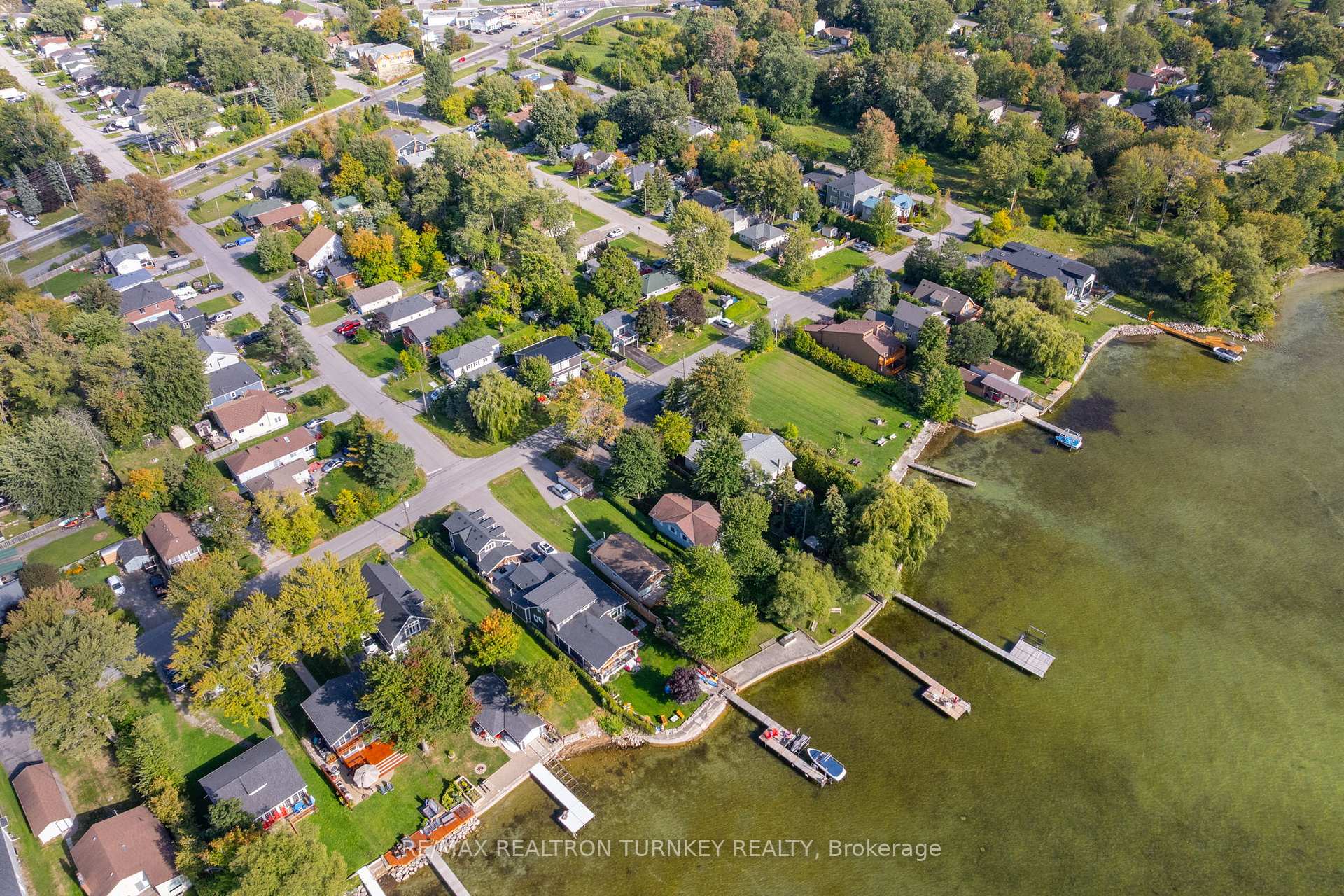 Photo 35 of 137 Cooks Bay Drive, Georgina, Keswick North — HOMEH