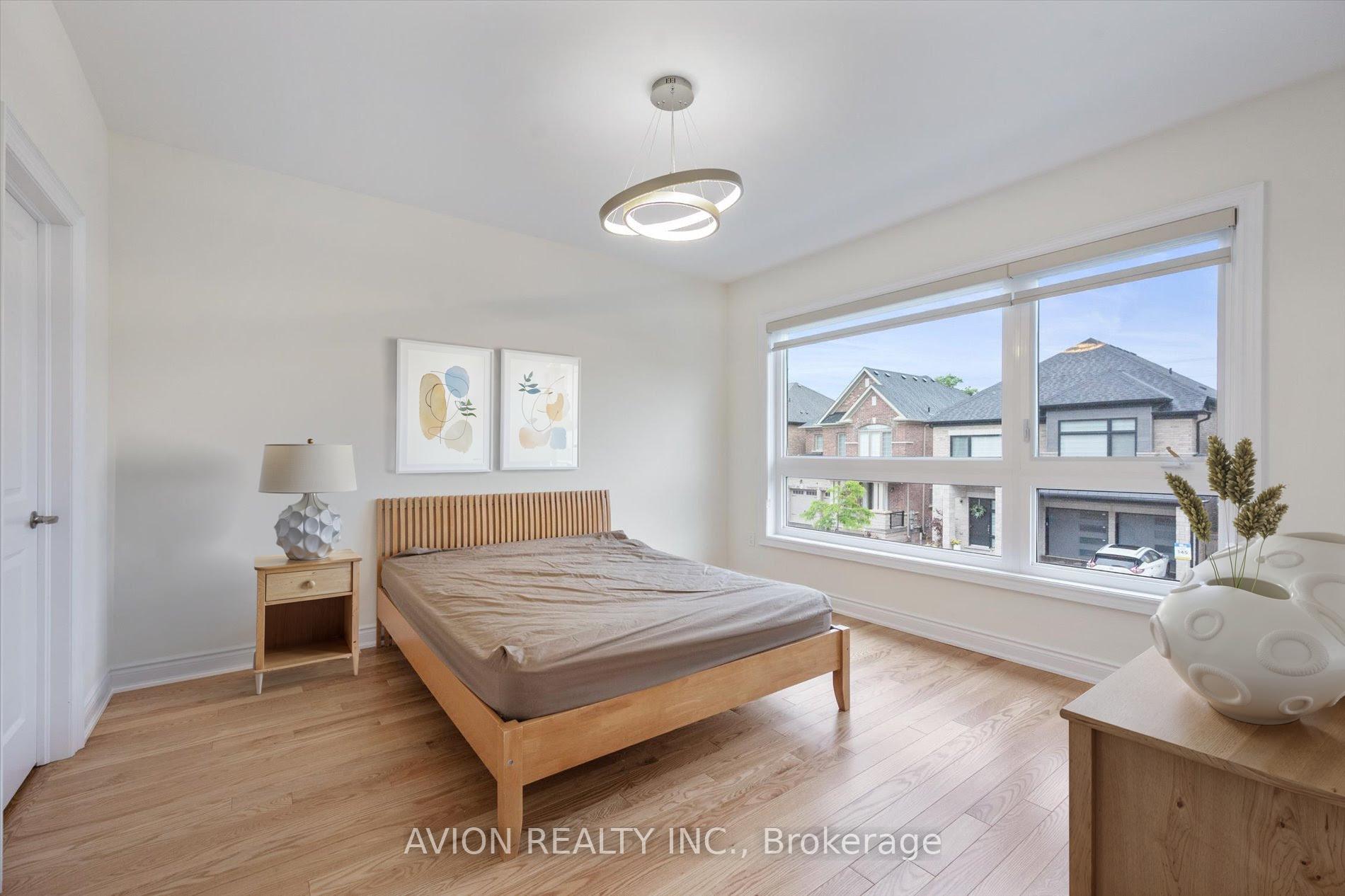Photo 4 of 2417 Edward Leaver Trail, Oakville, Glen Abbey — HOMEH