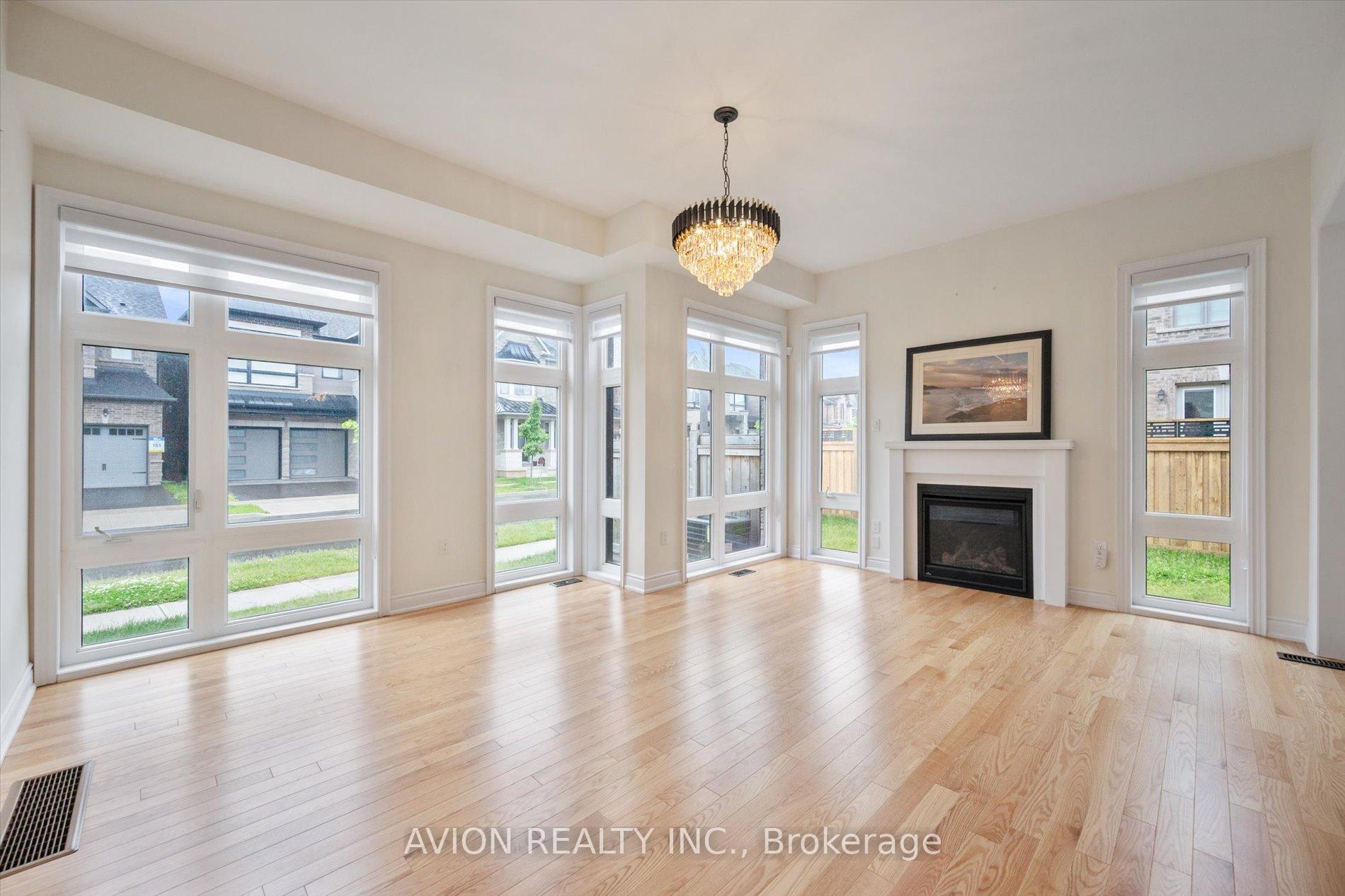 Photo 5 of 2417 Edward Leaver Trail, Oakville, Glen Abbey — HOMEH