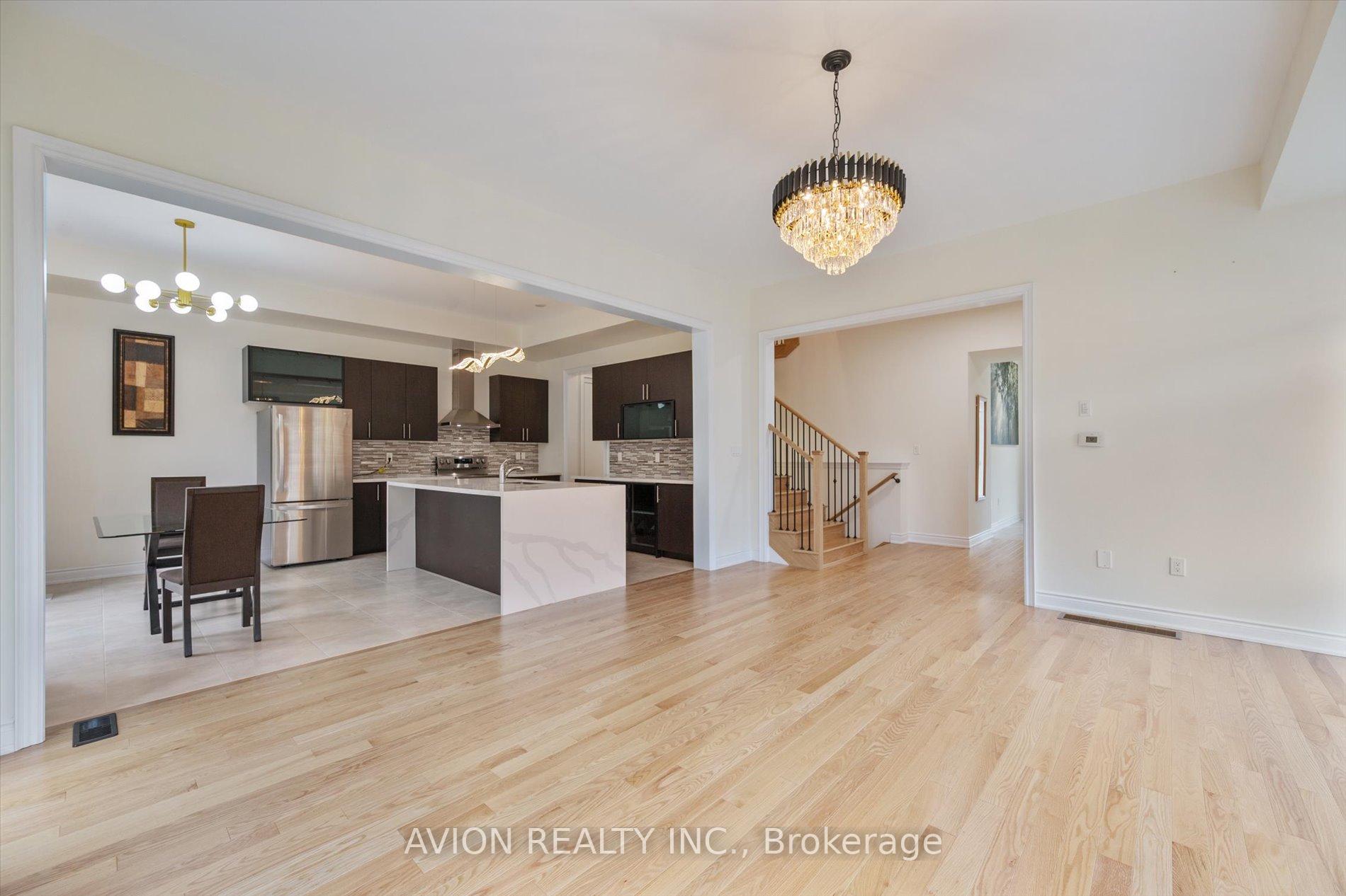 Photo 10 of 2417 Edward Leaver Trail, Oakville, Glen Abbey — HOMEH