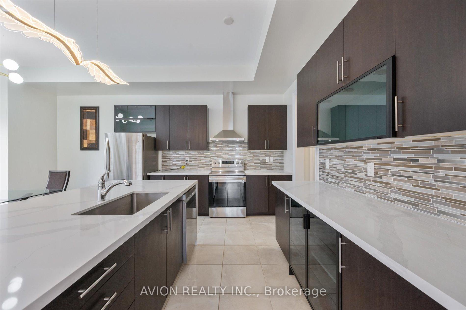 Photo 8 of 2417 Edward Leaver Trail, Oakville, Glen Abbey — HOMEH