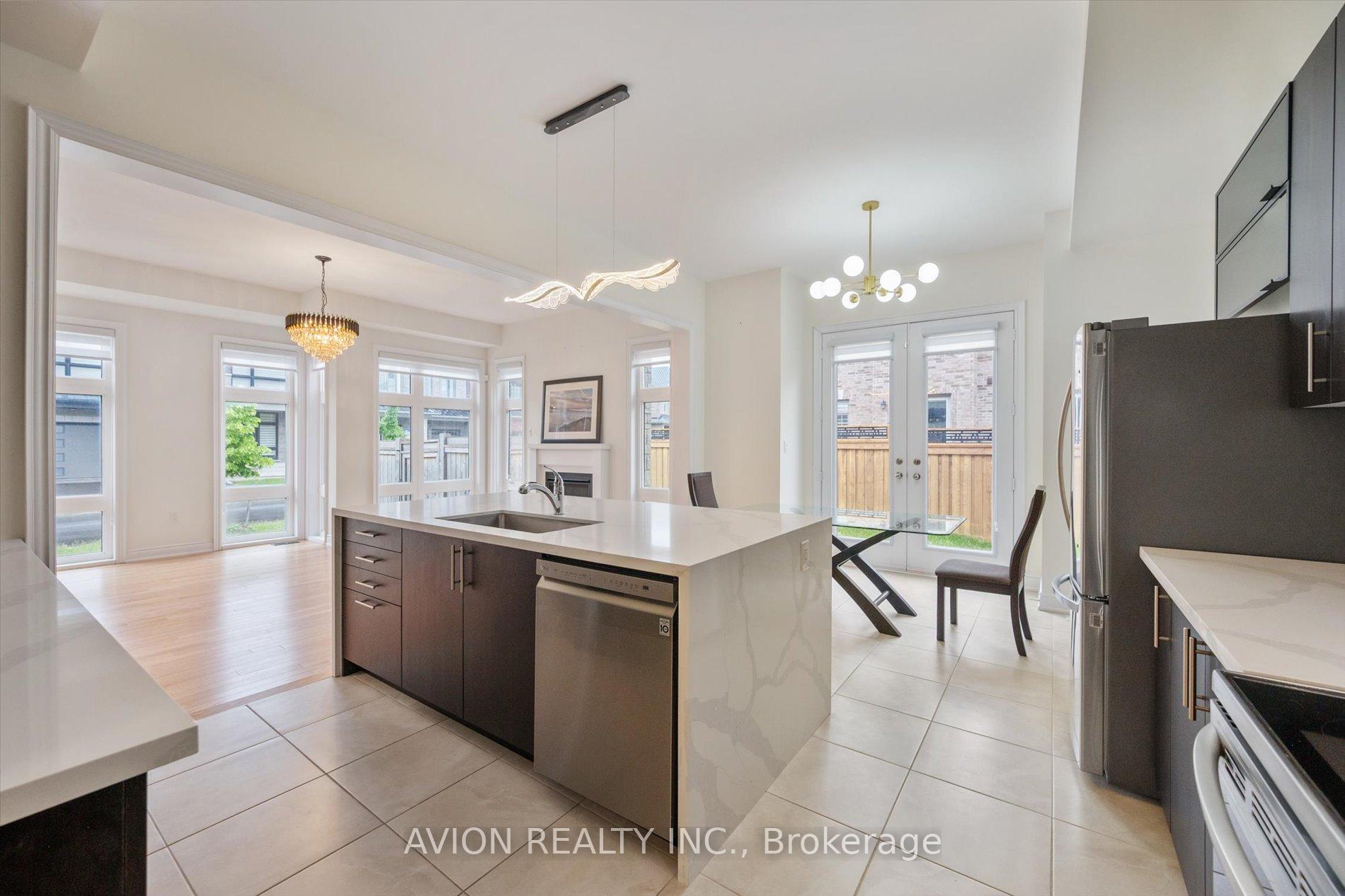 Photo 14 of 2417 Edward Leaver Trail, Oakville, Glen Abbey — HOMEH