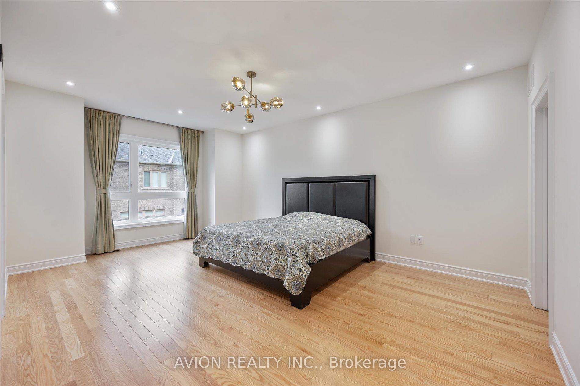 Photo 15 of 2417 Edward Leaver Trail, Oakville, Glen Abbey — HOMEH