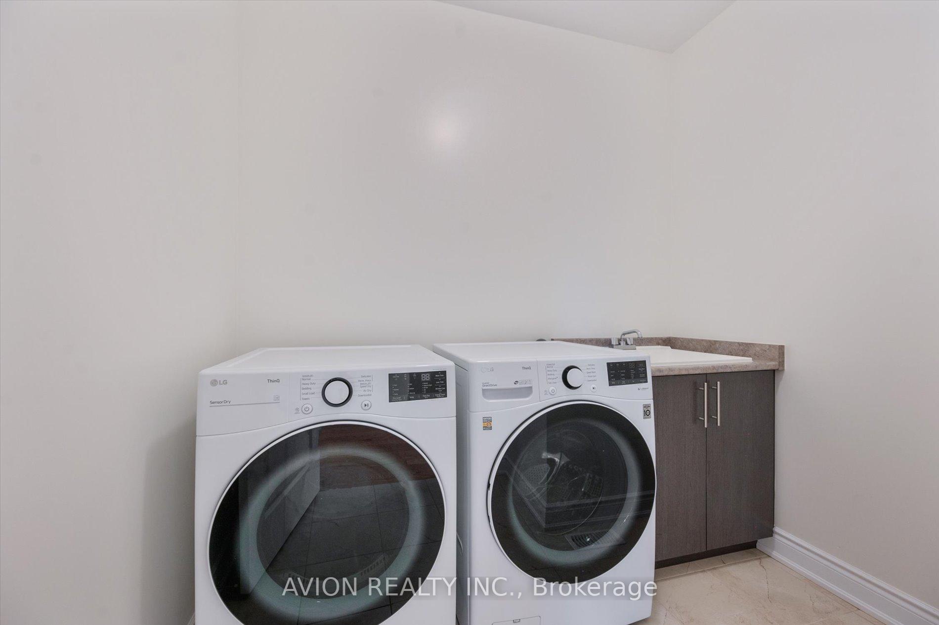 Photo 18 of 2417 Edward Leaver Trail, Oakville, Glen Abbey — HOMEH
