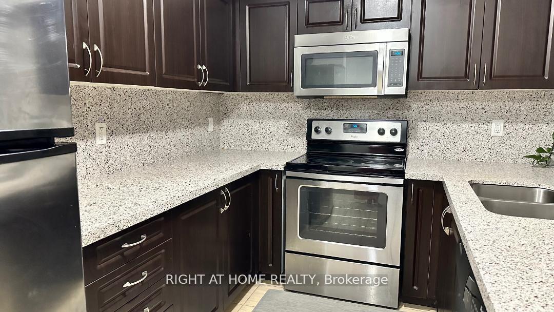 Photo 5 of Unit 10, 2460 Post Road, Oakville, River Oaks — HOMEH