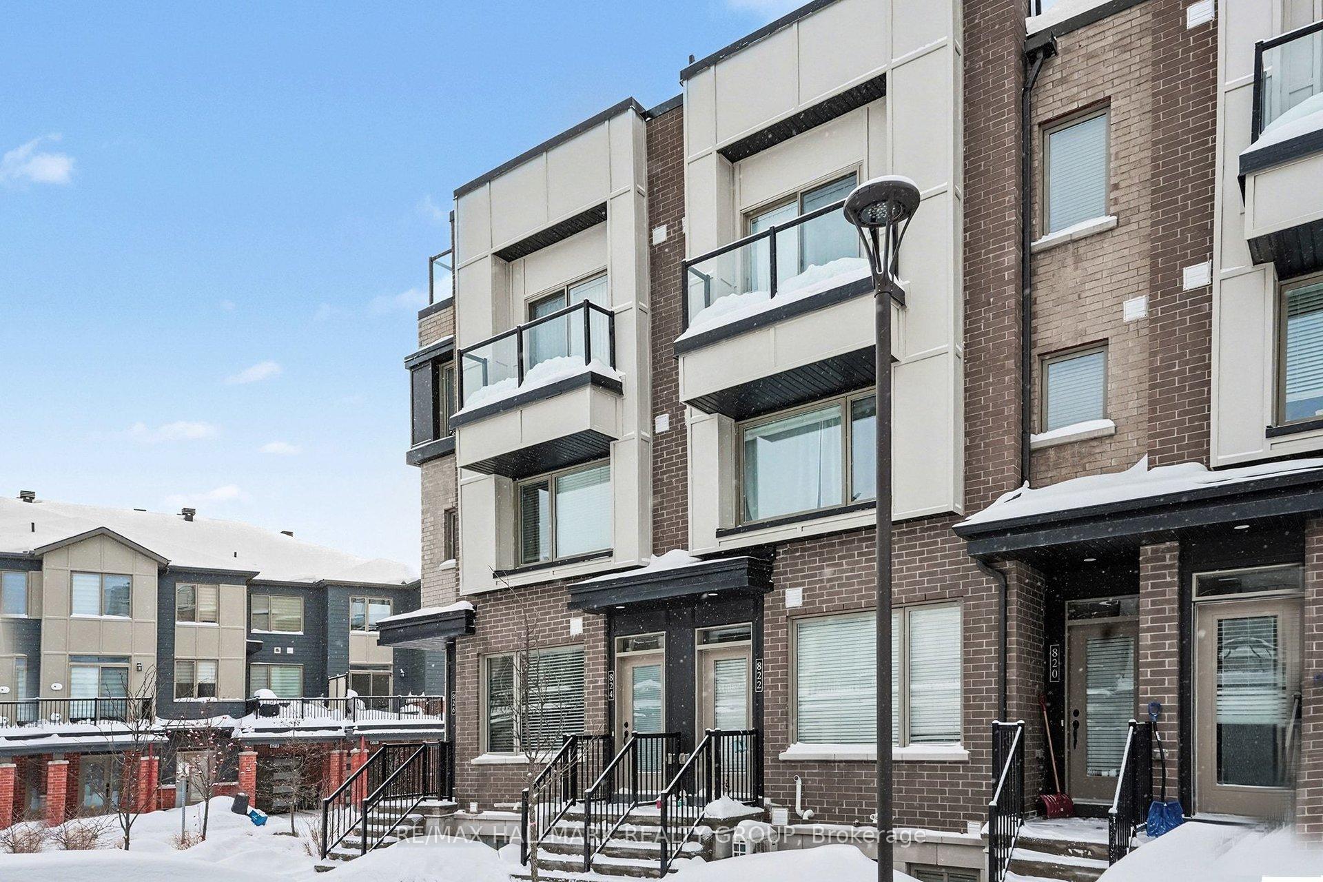 Photo 2 of 822 Kiniw Private, Ottawa, CFB Rockcliffe and Area — HOMEH