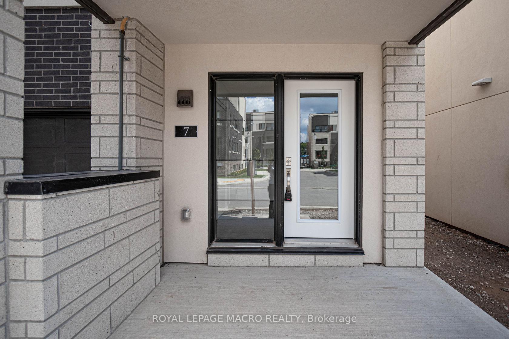 Photo 3 of Unit 7, 1121 Cooke Boulevard, Burlington, LaSalle — HOMEH