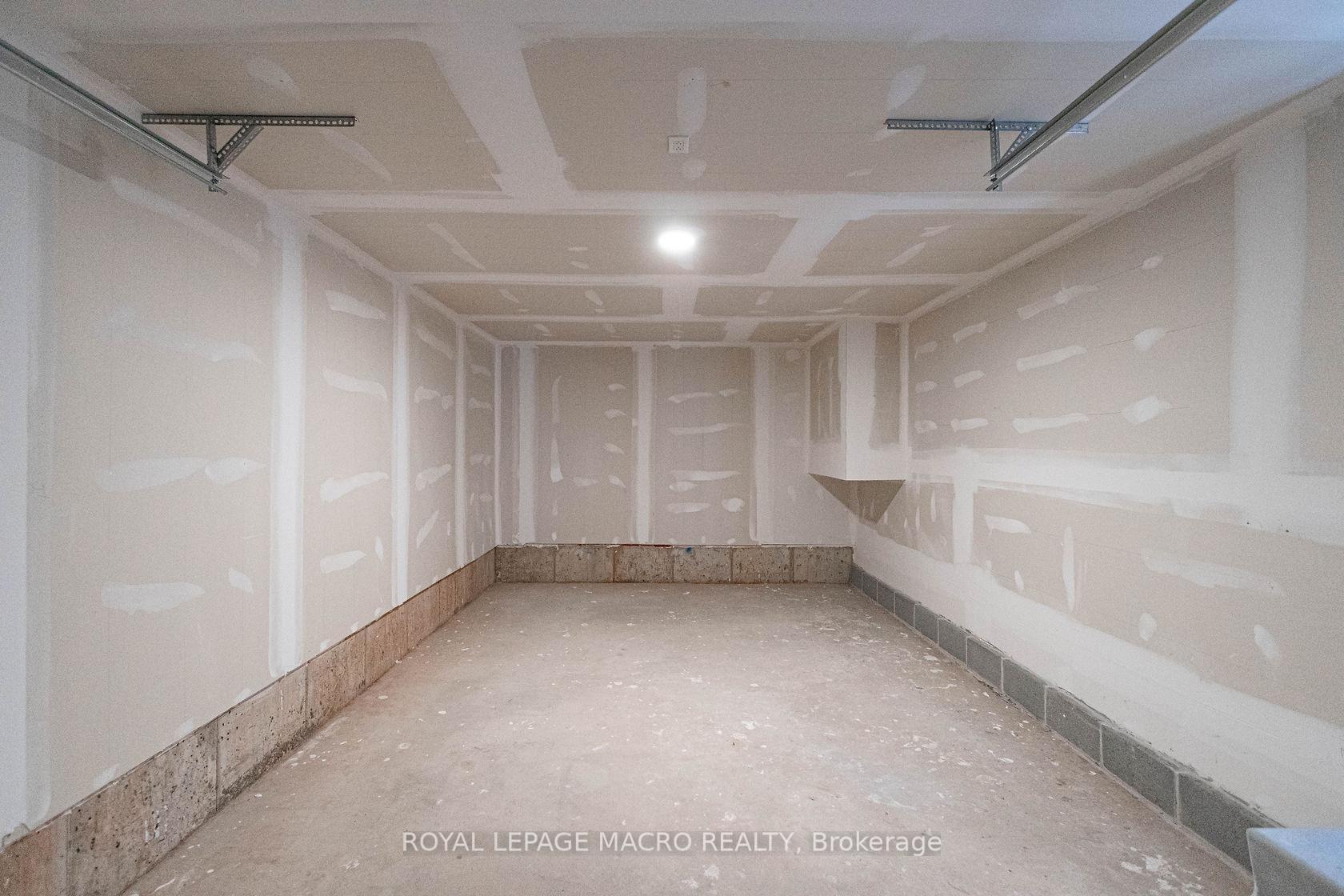 Photo 33 of Unit 7, 1121 Cooke Boulevard, Burlington, LaSalle — HOMEH