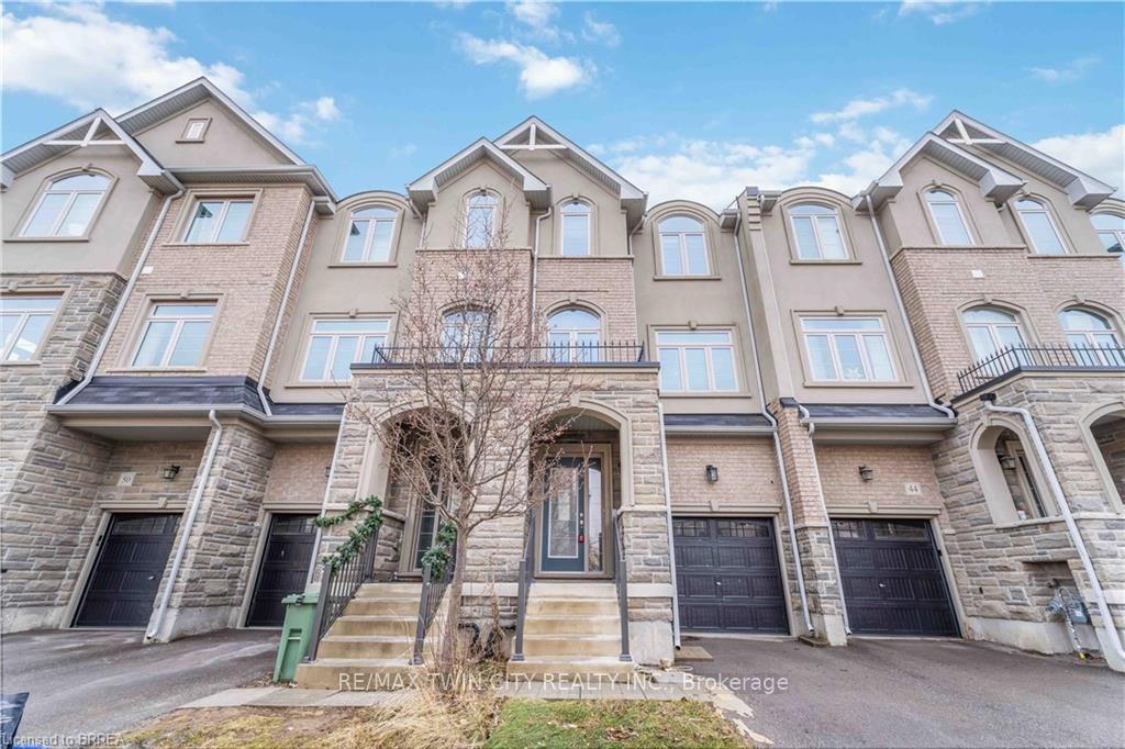 Photo 3 of 46 Borers Creek Circle, Hamilton, Waterdown — HOMEH