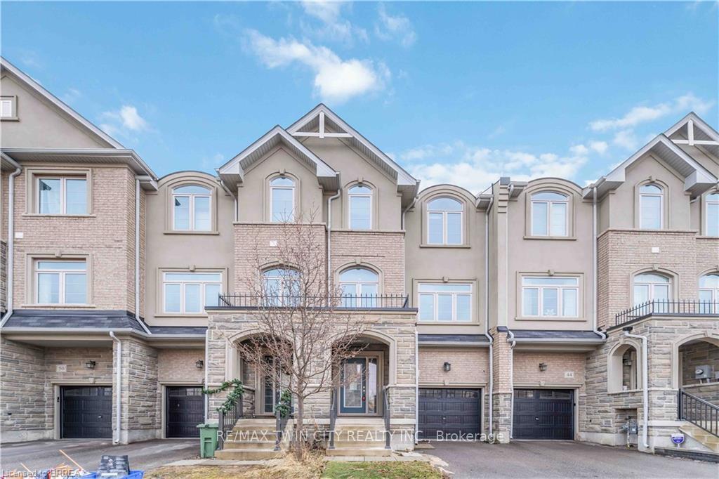 Photo 4 of 46 Borers Creek Circle, Hamilton, Waterdown — HOMEH