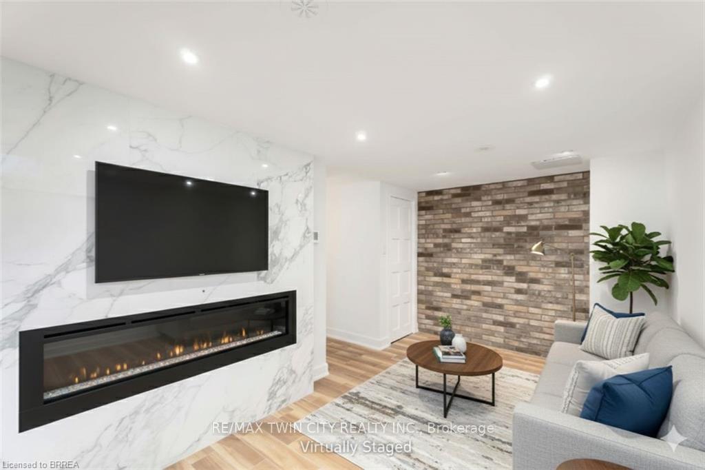 Photo 31 of 46 Borers Creek Circle, Hamilton, Waterdown — HOMEH