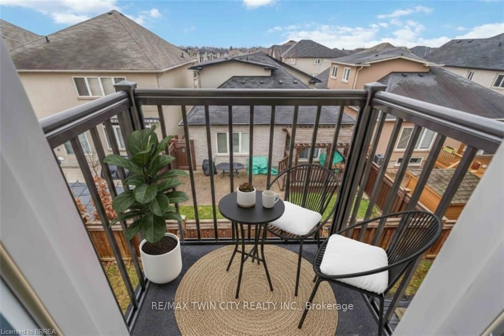 Photo 23 of 46 Borers Creek Circle, Hamilton, Waterdown — HOMEH