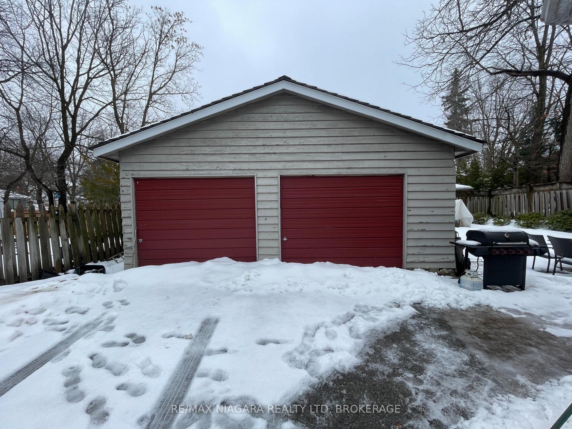 Photo 11 of 24 Queen Street, Halton Hills, Georgetown — HOMEH