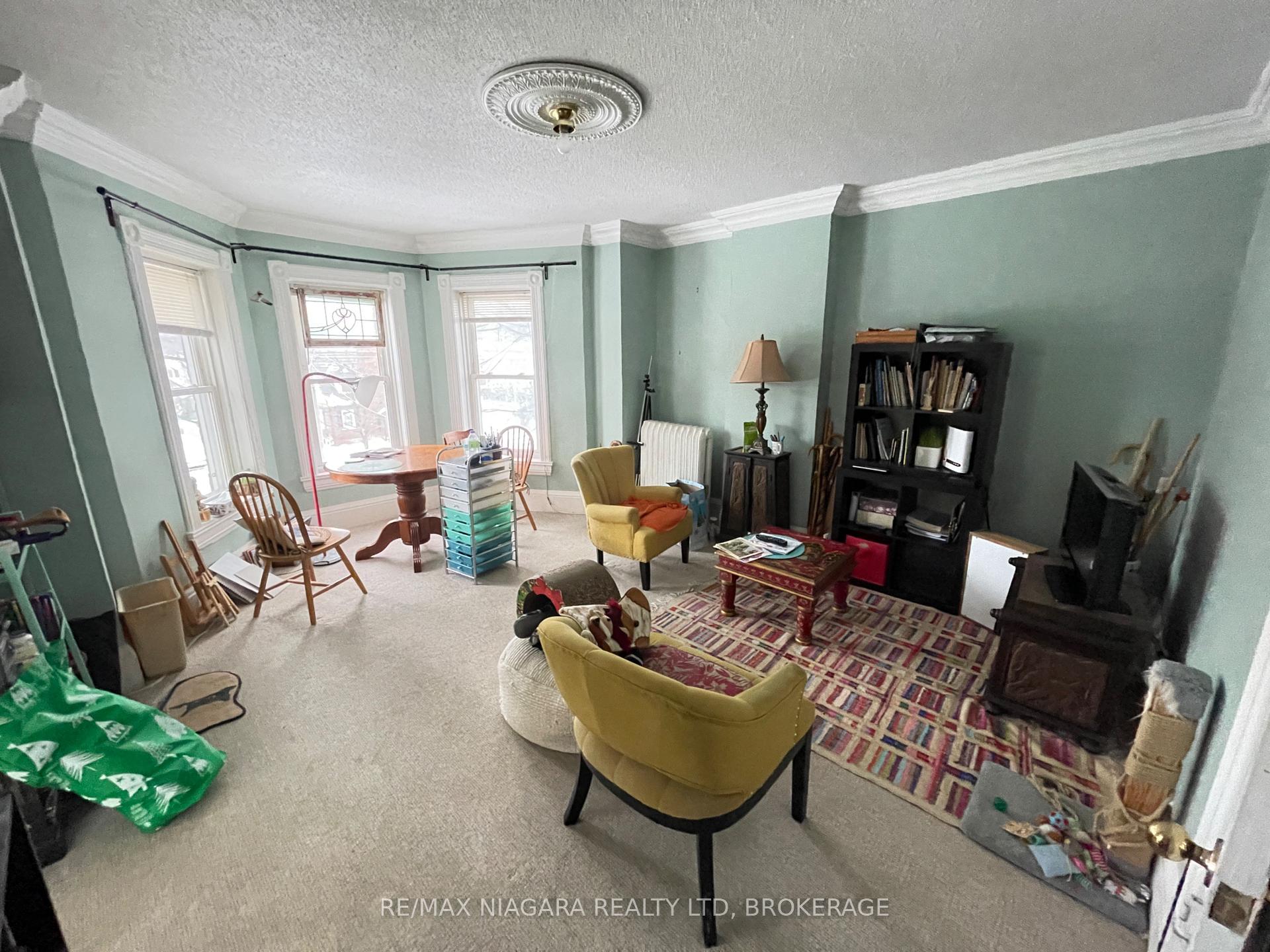 Photo 2 of 24 Queen Street, Halton Hills, Georgetown — HOMEH