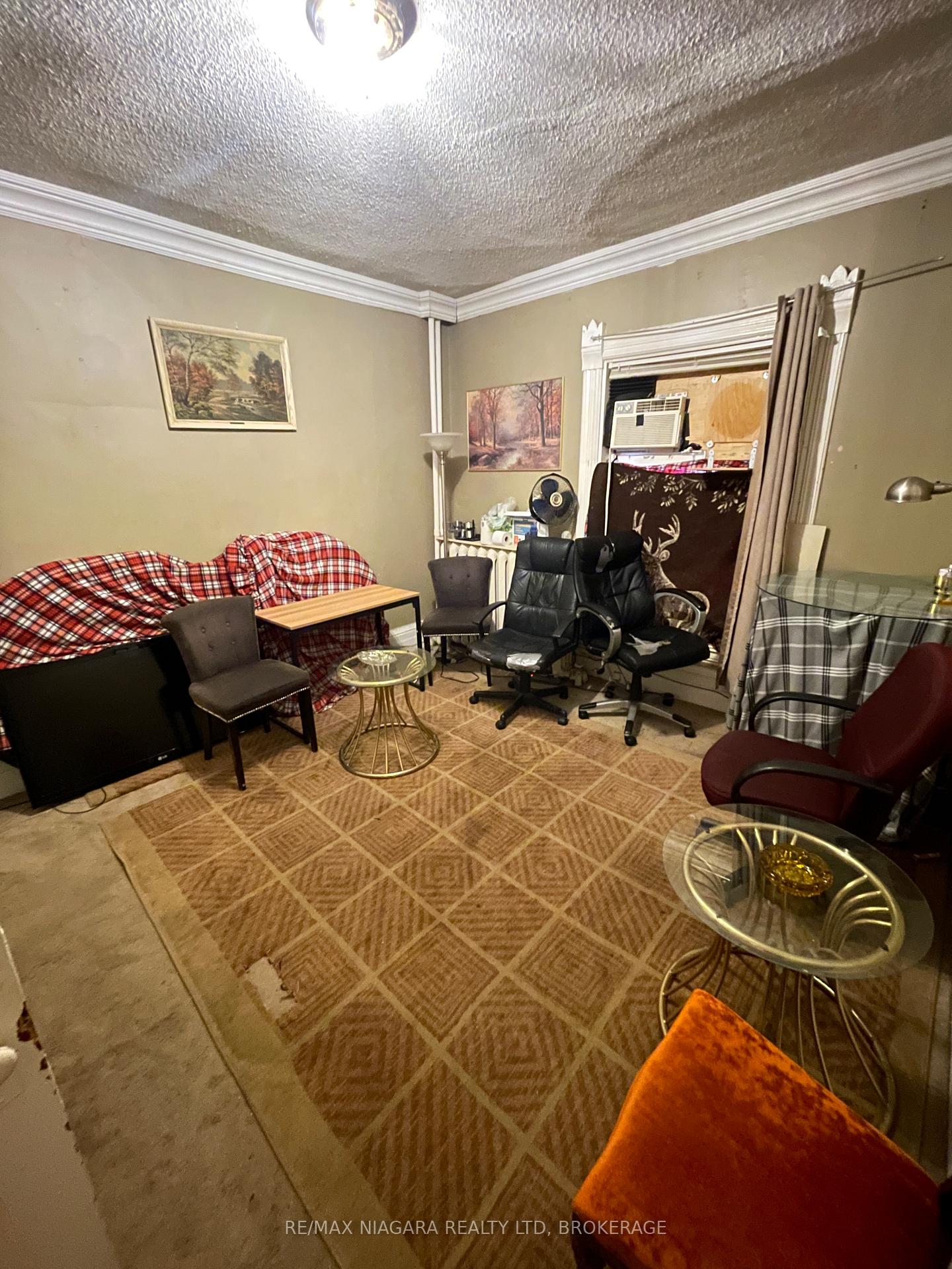 Photo 13 of 24 Queen Street, Halton Hills, Georgetown — HOMEH