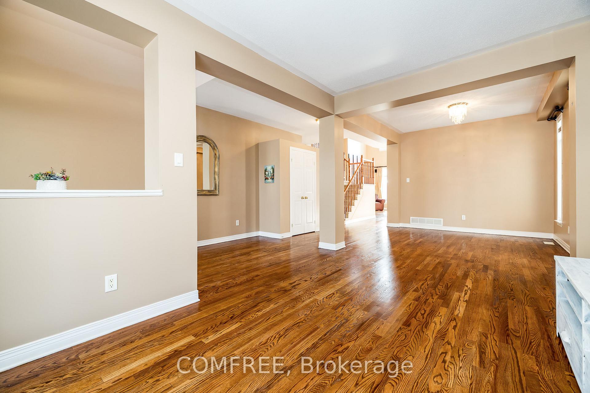 Photo 3 of 14 Escade Drive, Ottawa, Barrhaven East — HOMEH