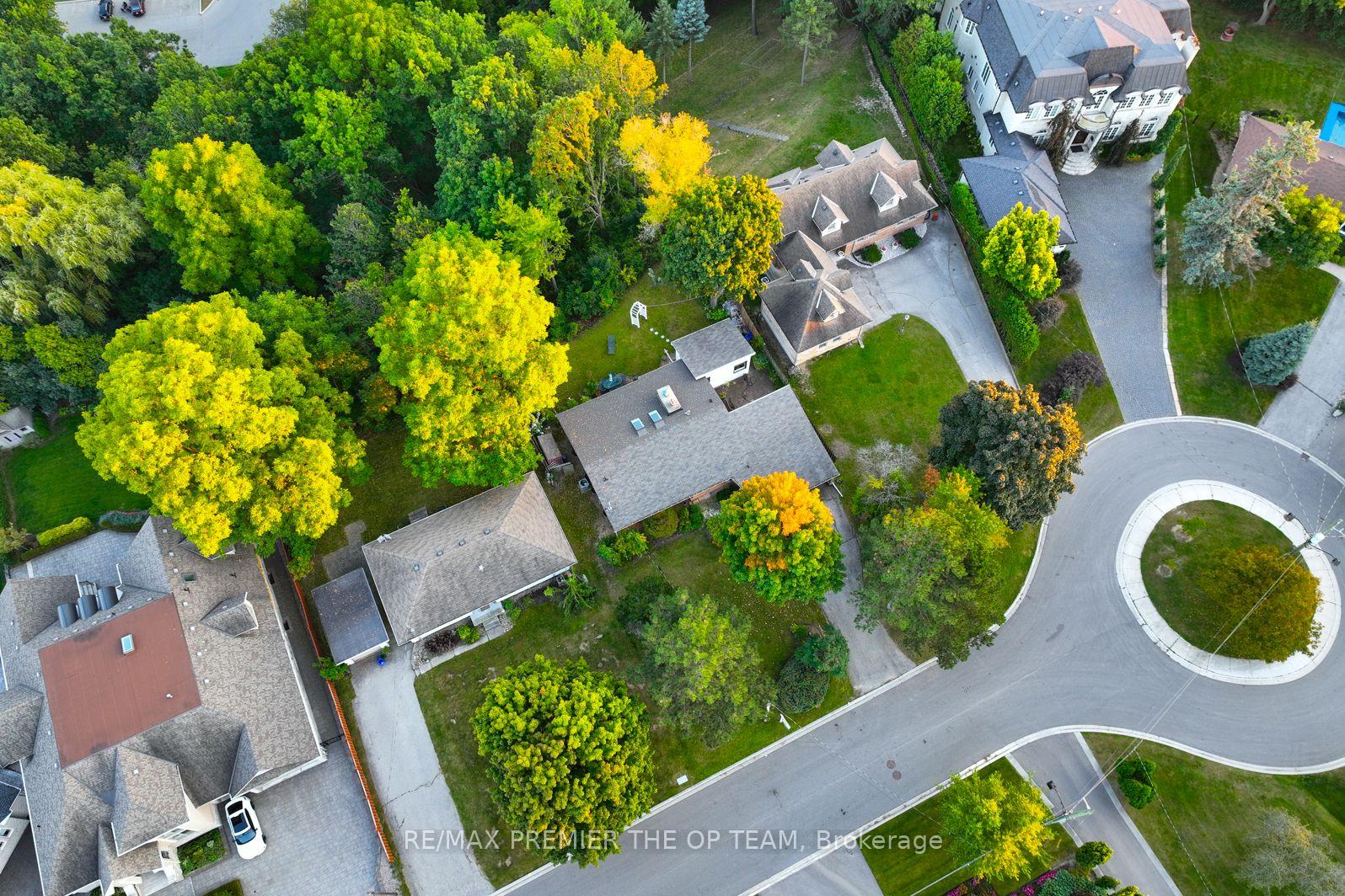 Photo 3 of 175 Davidson Drive, Vaughan, Islington Woods — HOMEH