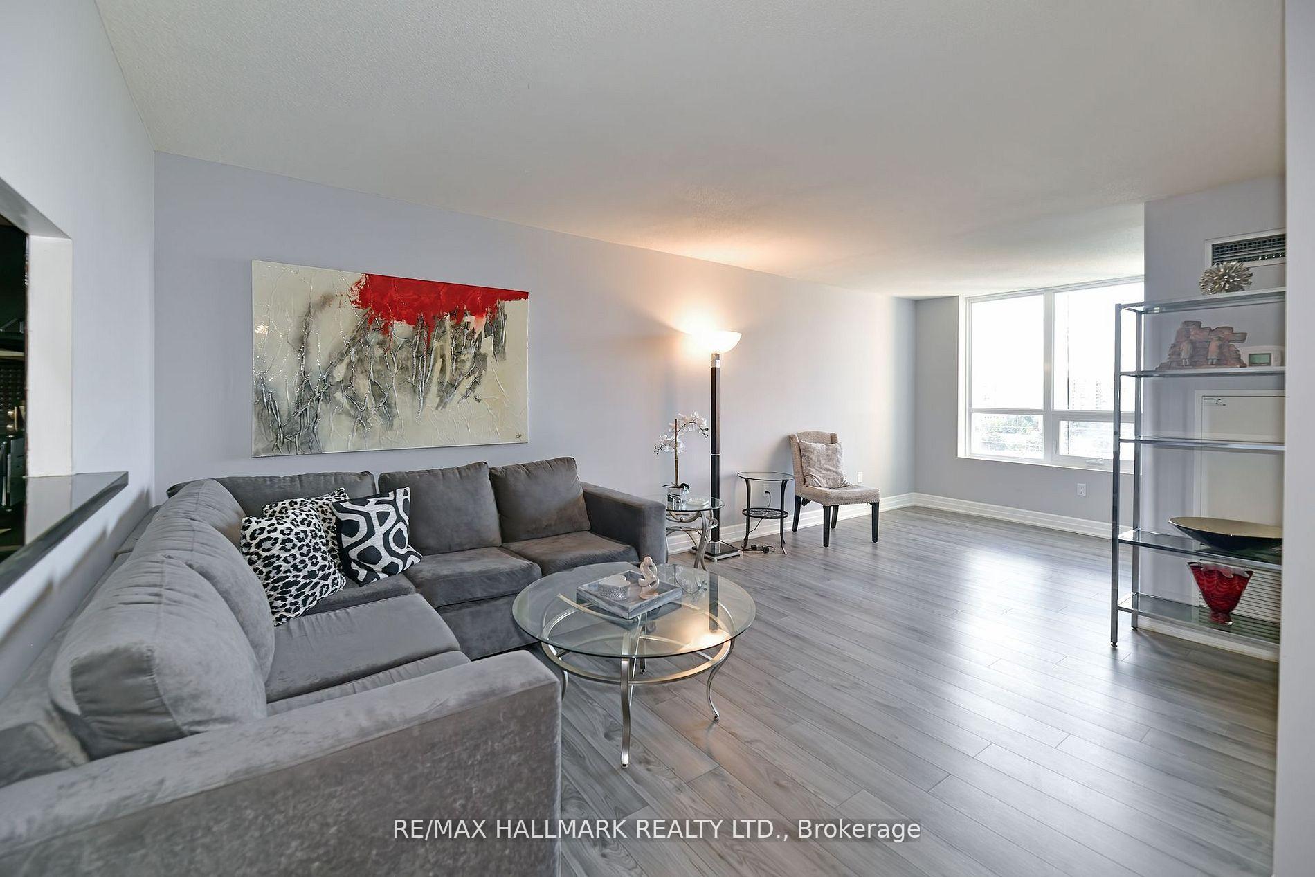 Photo 5 of Unit 808, 7601 Bathurst Street, Vaughan, Crestwood-Springfarm-Yorkhill — HOMEH