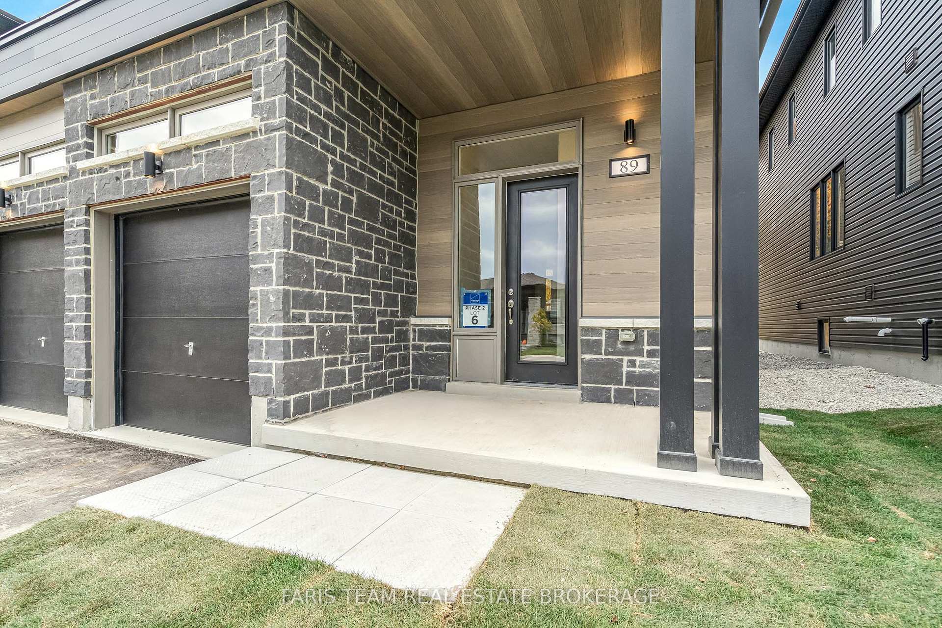 Photo 2 of 89 Berkely Street, Wasaga Beach — HOMEH