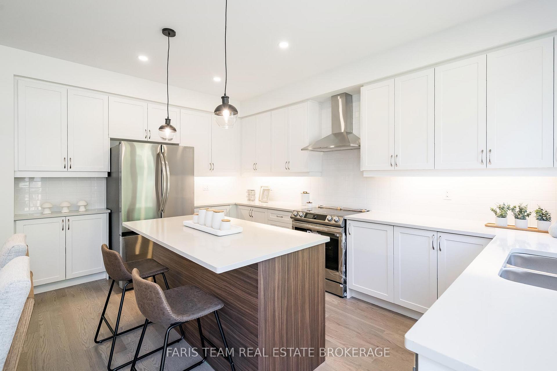 Photo 15 of 89 Berkely Street, Wasaga Beach — HOMEH