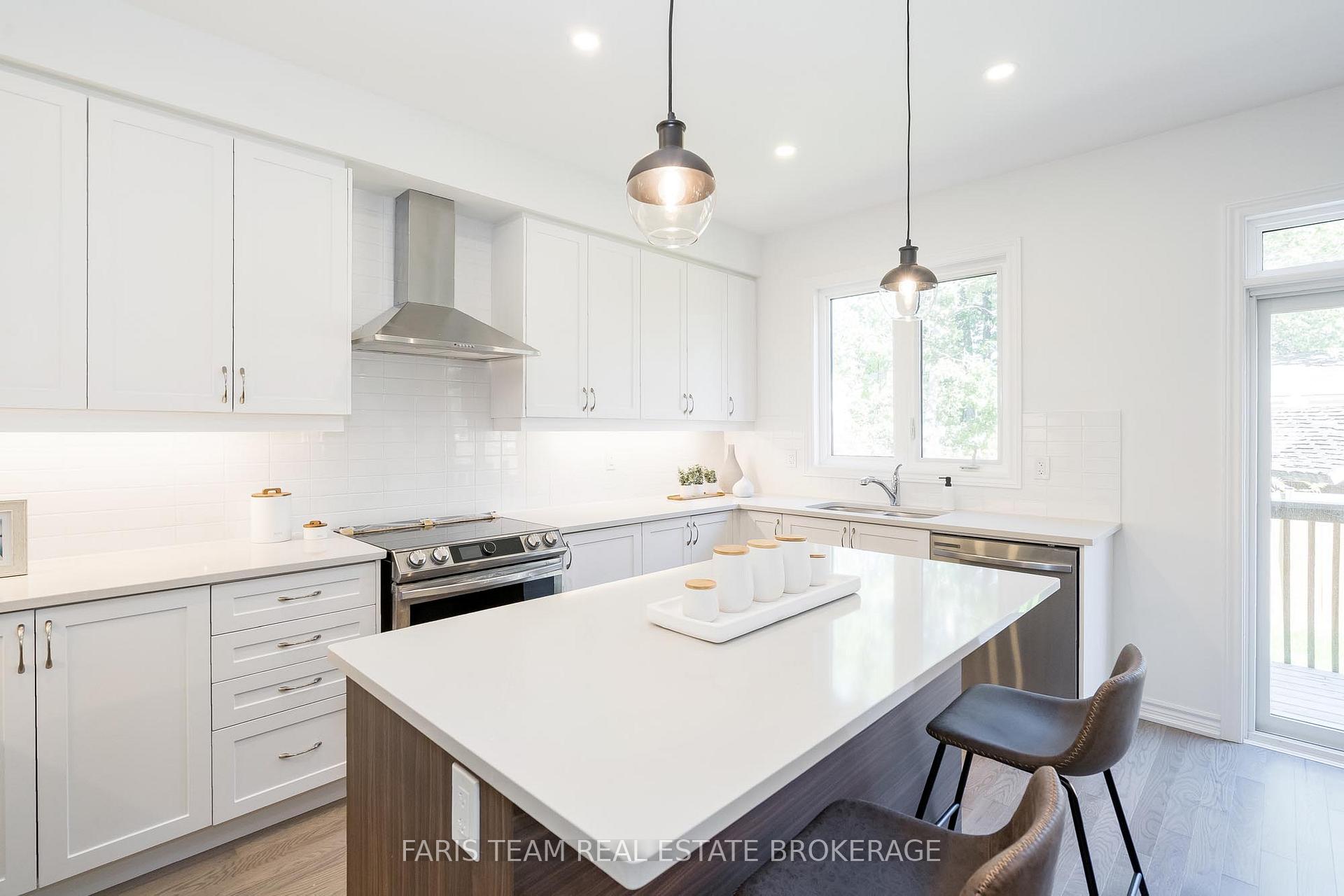 Photo 11 of 89 Berkely Street, Wasaga Beach — HOMEH