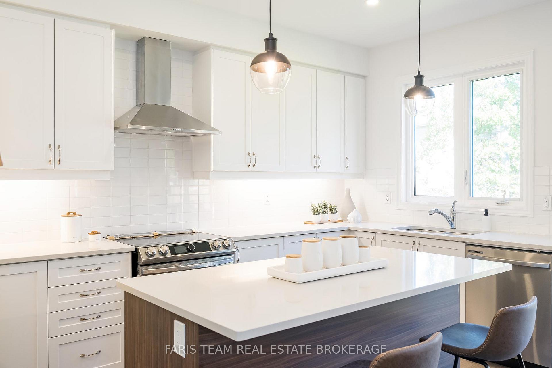 Photo 18 of 89 Berkely Street, Wasaga Beach — HOMEH