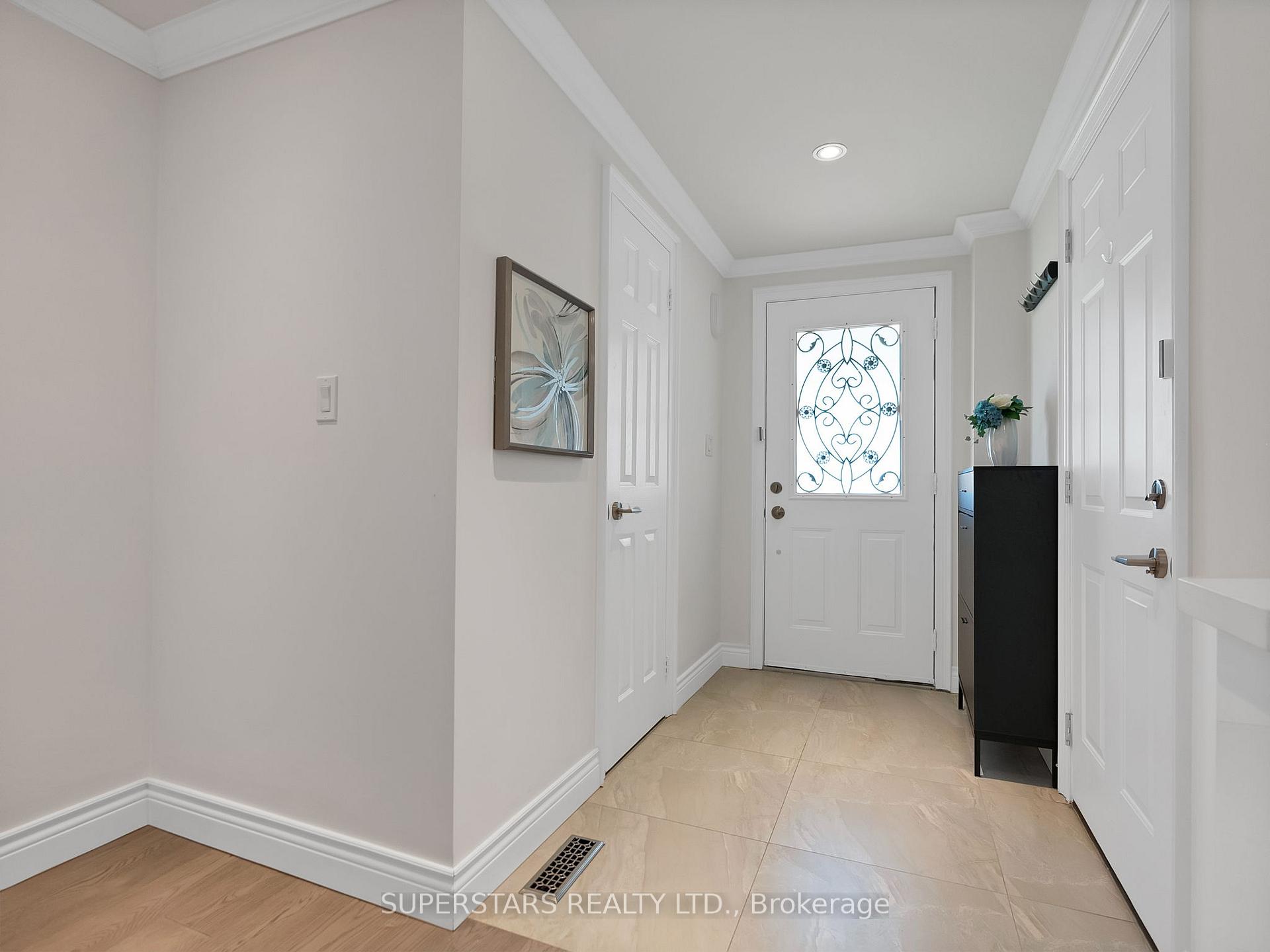 Photo 2 of 109 Lee Crescent, Barrie, Holly — HOMEH