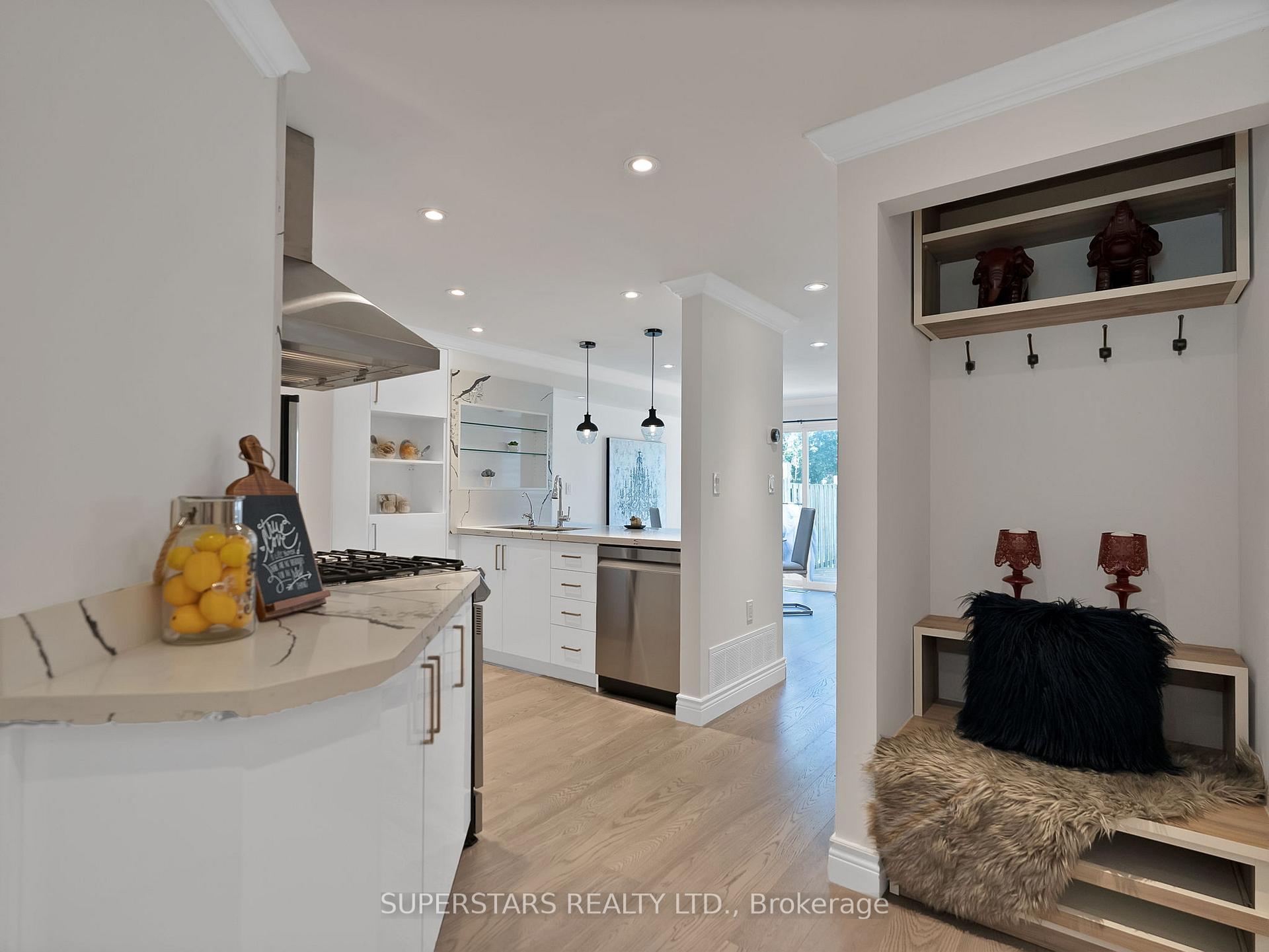 Photo 3 of 109 Lee Crescent, Barrie, Holly — HOMEH