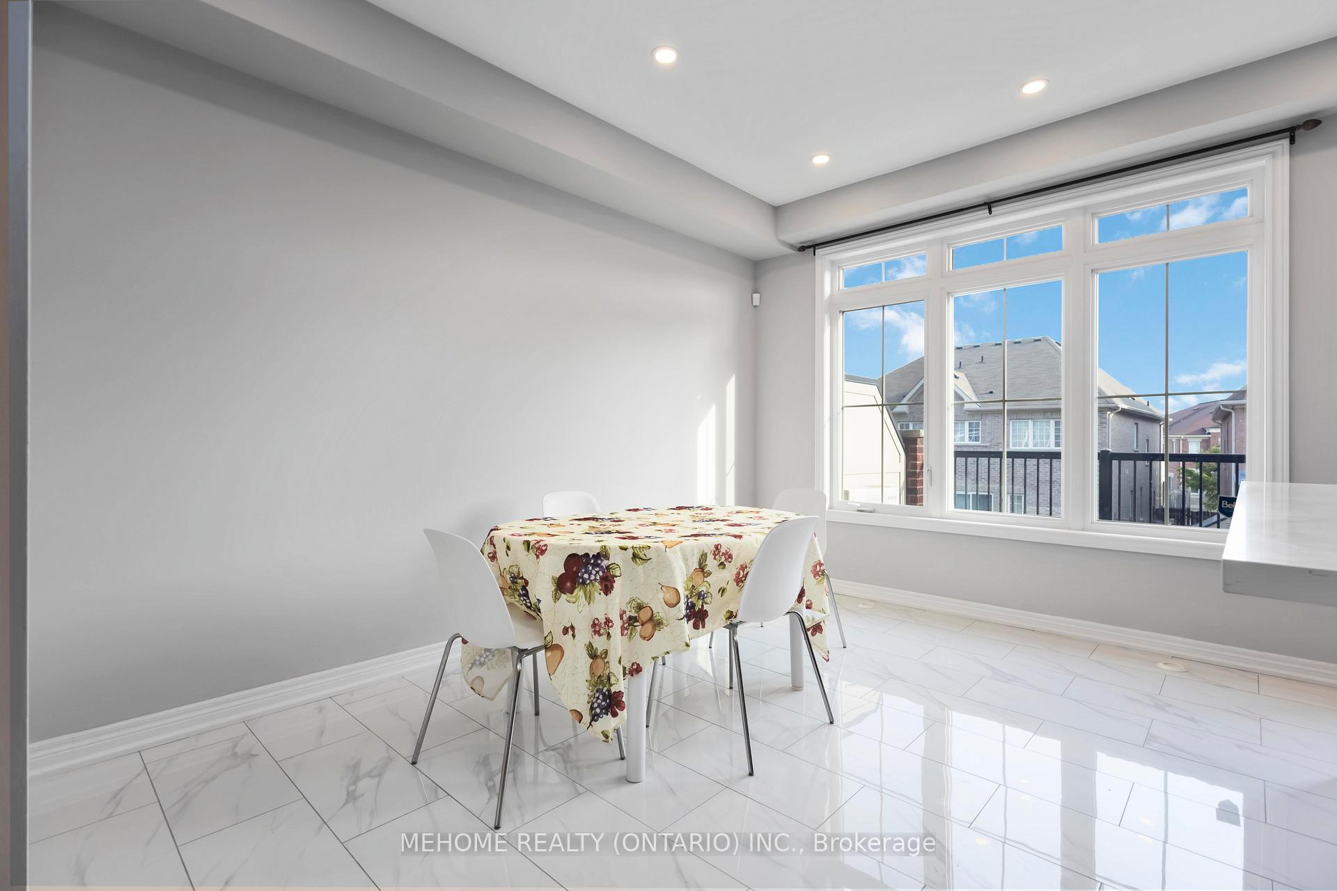 Photo 13 of 229 Dundas Way, Markham, Greensborough — HOMEH