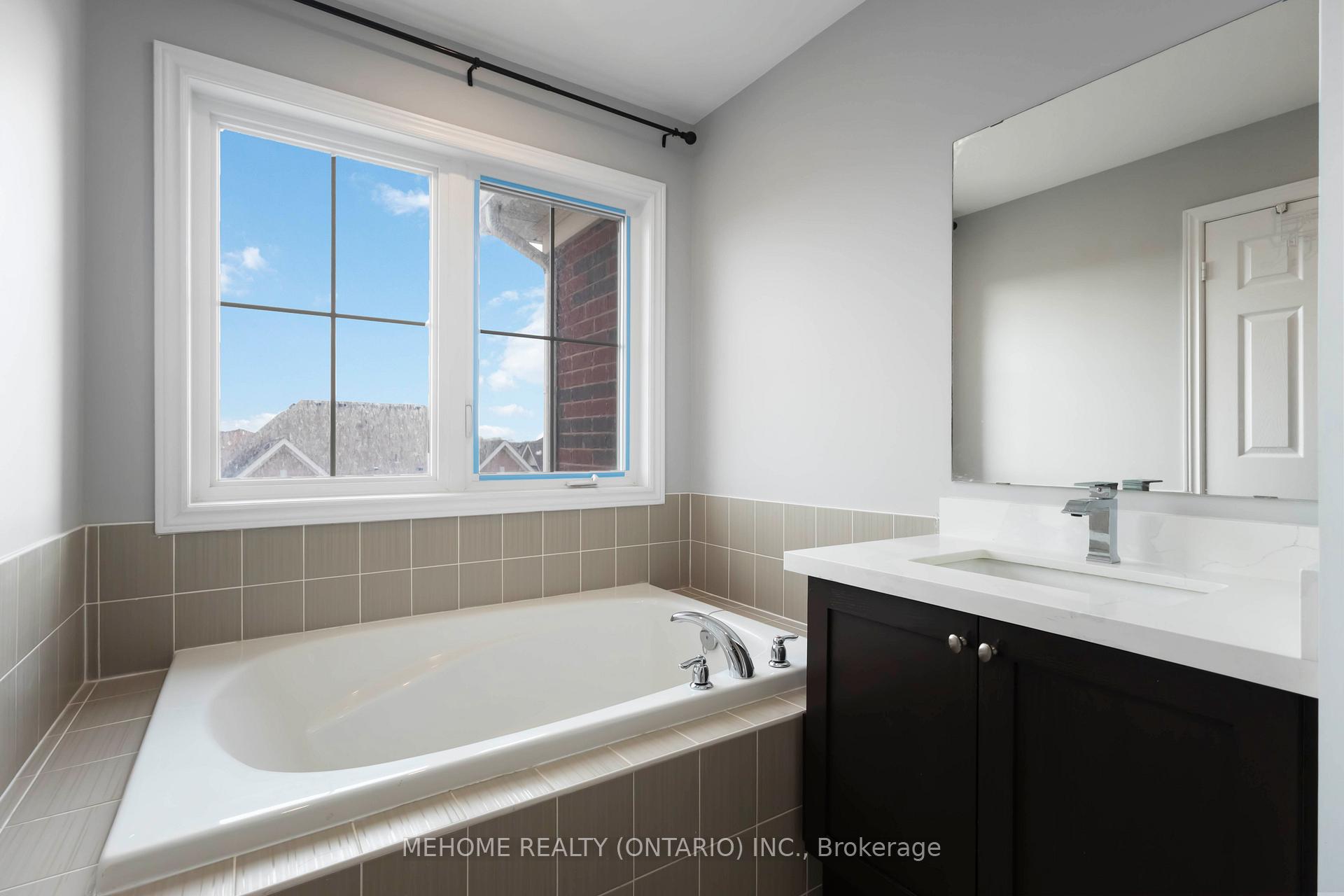 Photo 8 of 229 Dundas Way, Markham, Greensborough — HOMEH