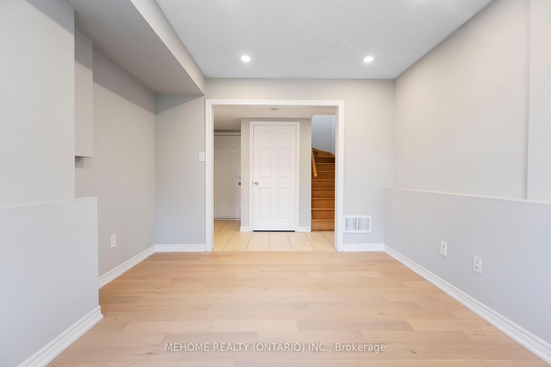 Photo 10 of 229 Dundas Way, Markham, Greensborough — HOMEH