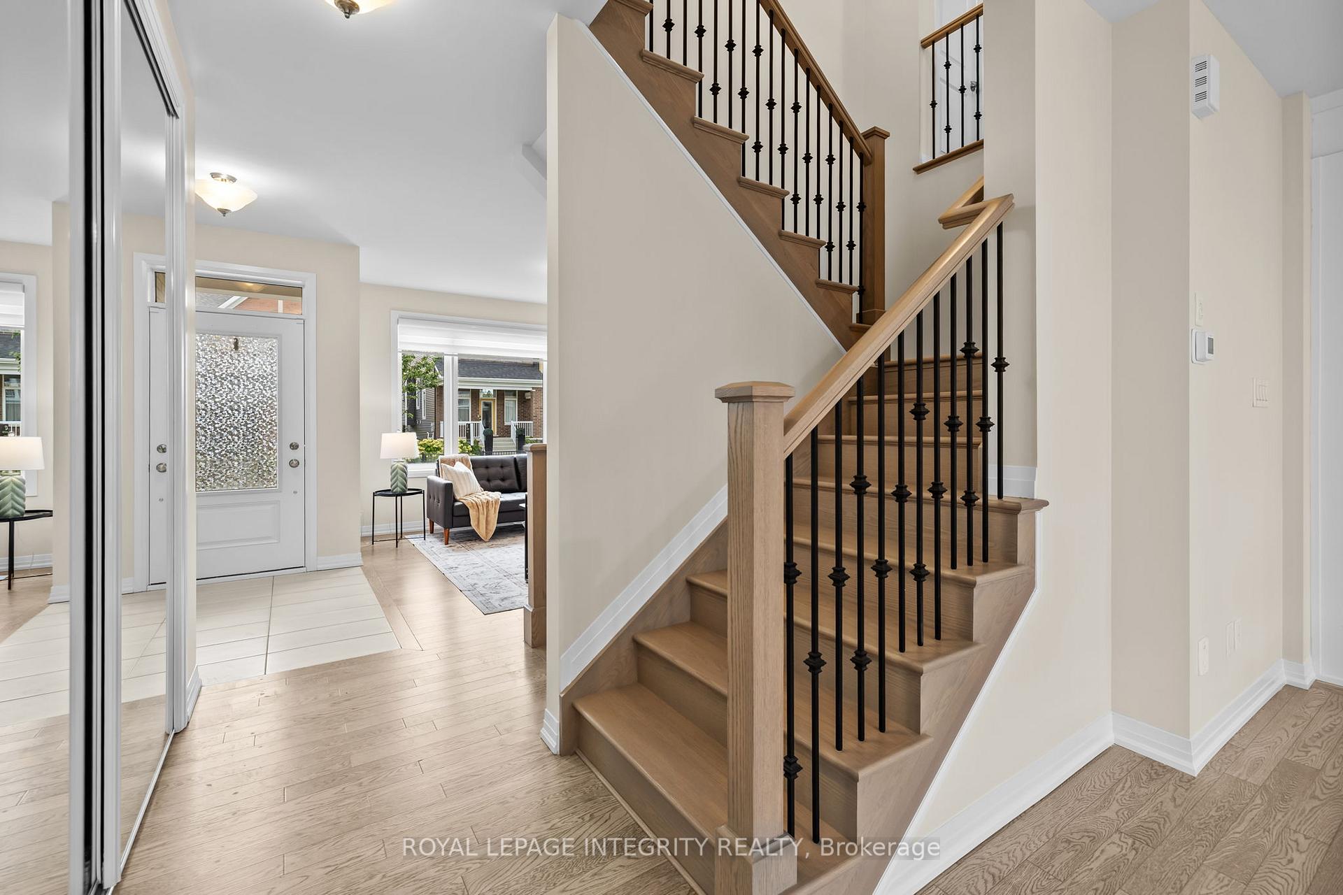 Photo 4 of 807 Mercier Crescent, Ottawa, Chapel Hill South - Orleans Village — HOMEH