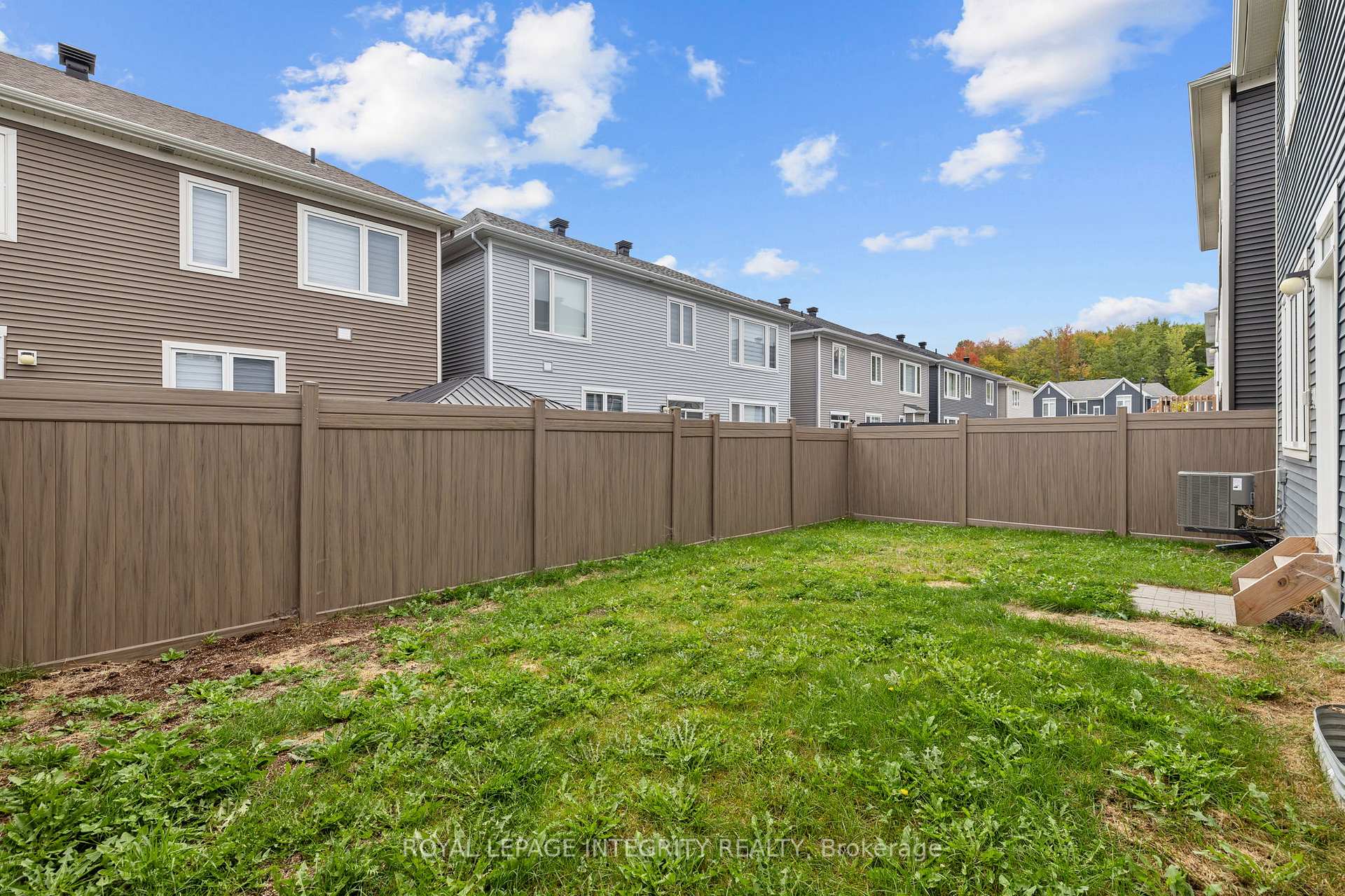 Photo 29 of 807 Mercier Crescent, Ottawa, Chapel Hill South - Orleans Village — HOMEH