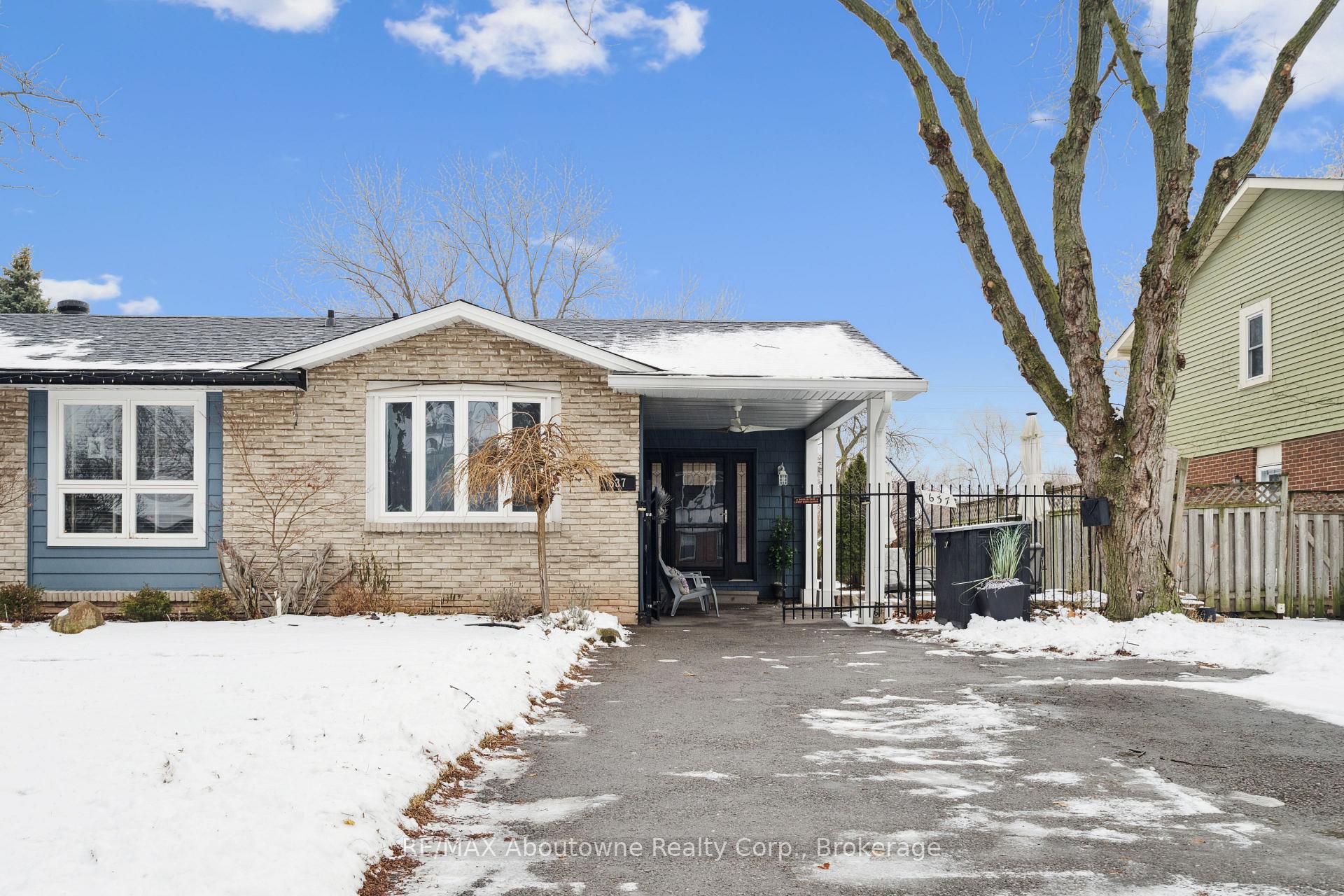 Front of 637 Lomond Crescent