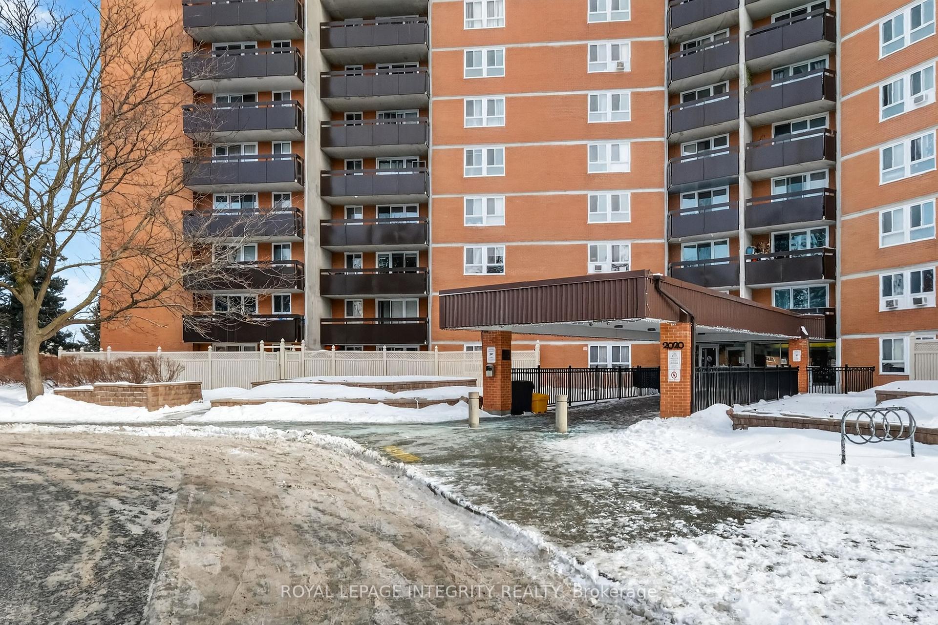 Photo 3 of Unit 706, 2020 Jasmine Crescent, Ottawa, Beacon Hill South — HOMEH