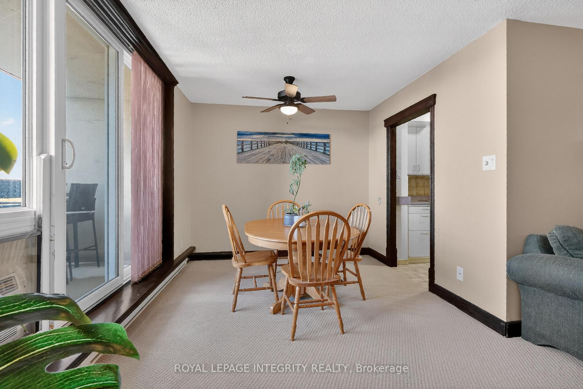 Photo 10 of Unit 706, 2020 Jasmine Crescent, Ottawa, Beacon Hill South — HOMEH