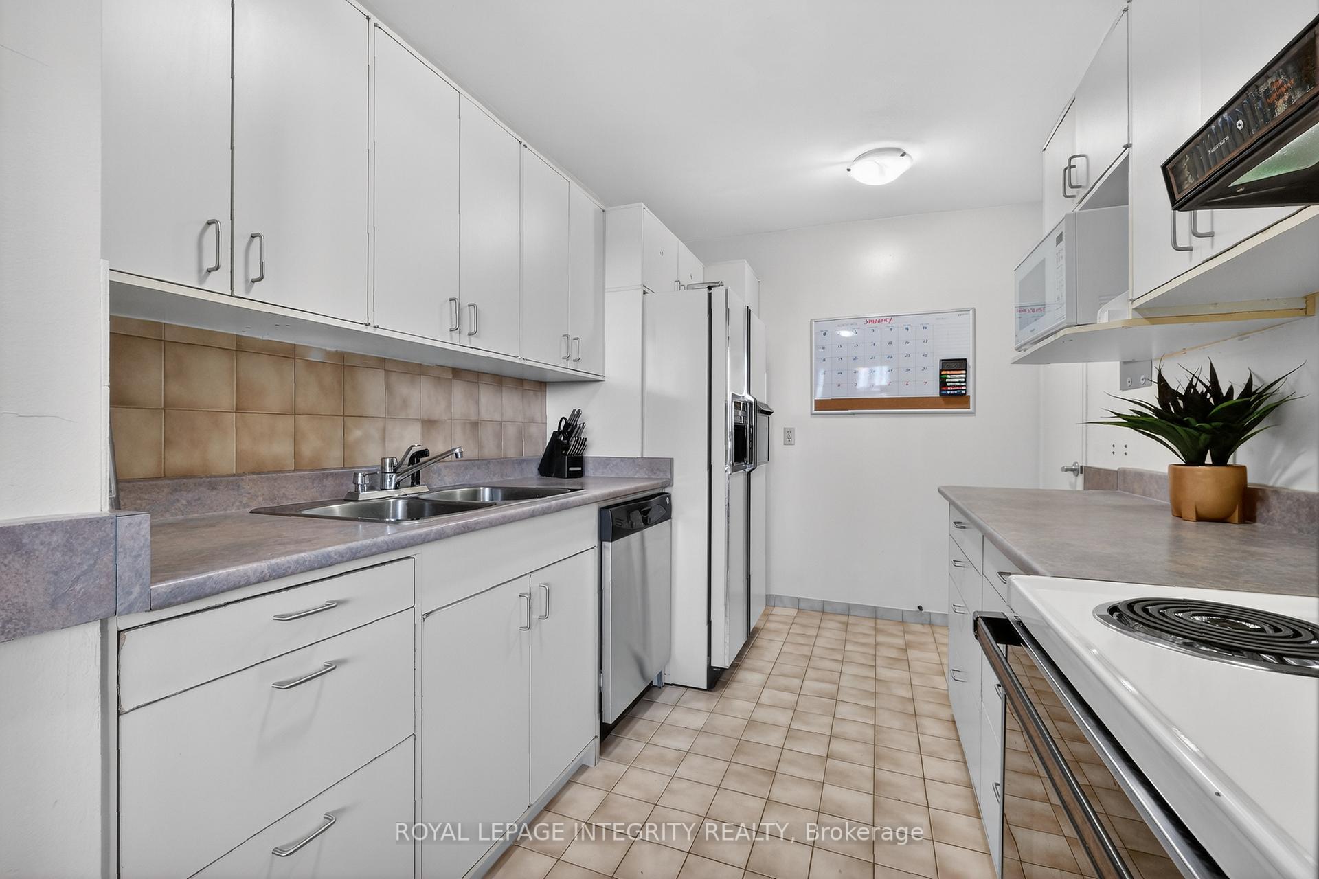 Photo 15 of Unit 706, 2020 Jasmine Crescent, Ottawa, Beacon Hill South — HOMEH