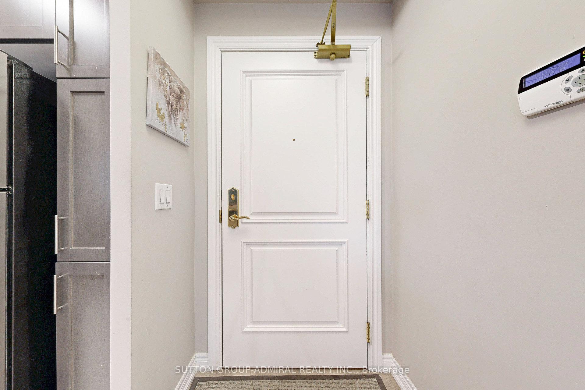 Photo 4 of Unit 1016, 9255 Jane Street, Vaughan, Maple — HOMEH