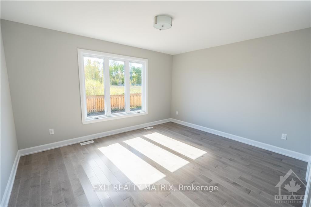Photo 10 of 1405 Caroline Court, Cornwall — HOMEH