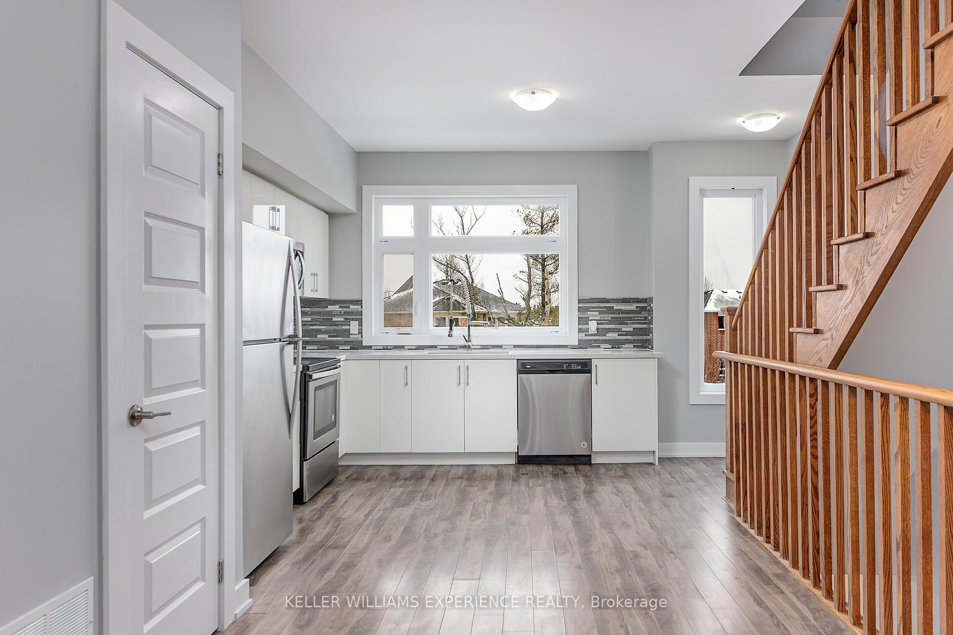Photo 3 of Unit 42 (Upper), 540 Essa Road, Barrie, Holly — HOMEH
