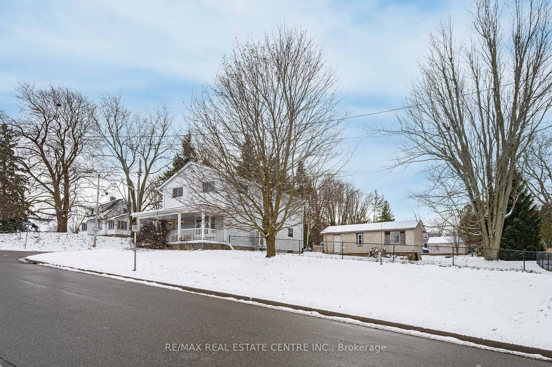 Photo 1 of 11 Princess Street, Brant, South Dumfries — HOMEH