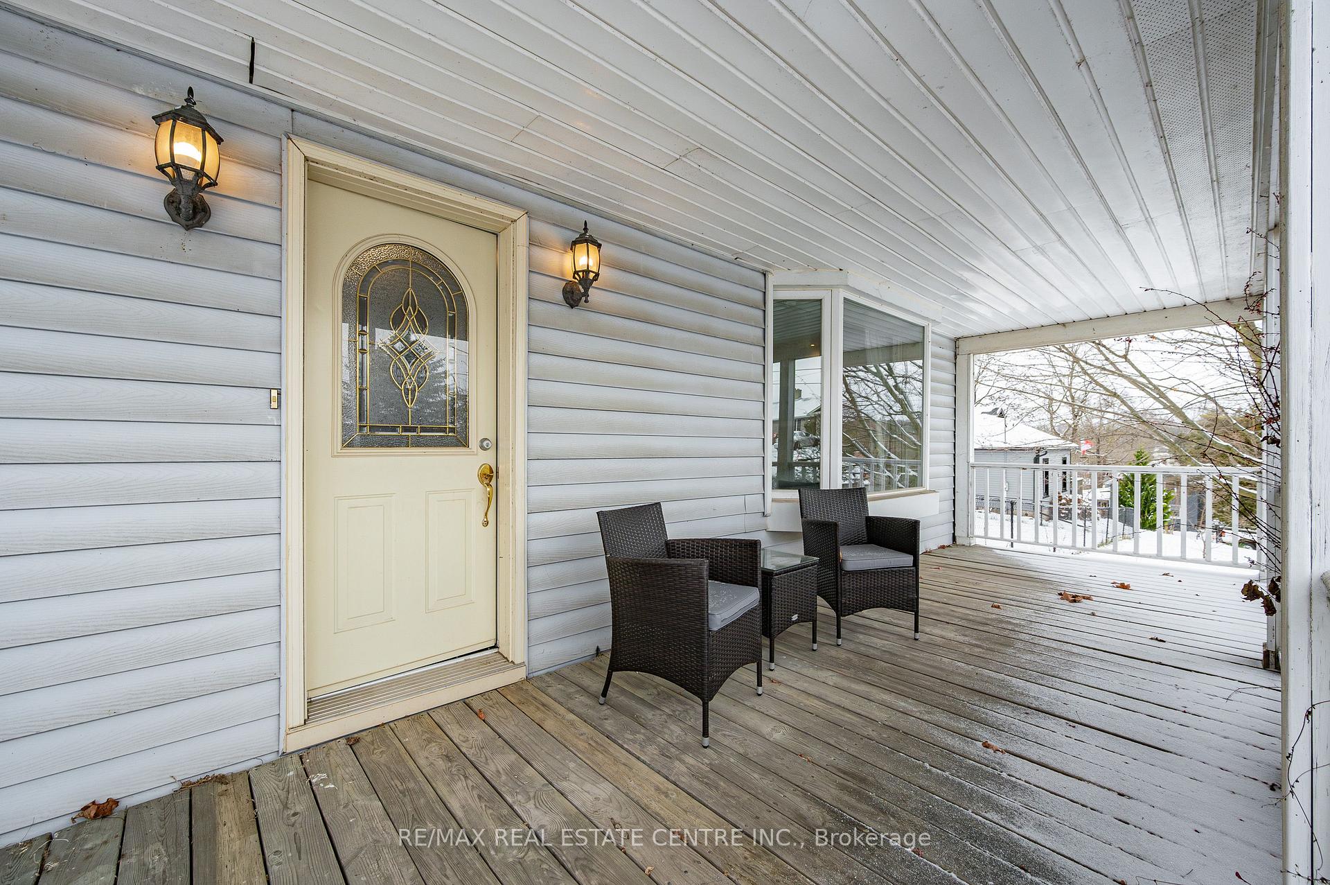 Photo 3 of 11 Princess Street, Brant, South Dumfries — HOMEH