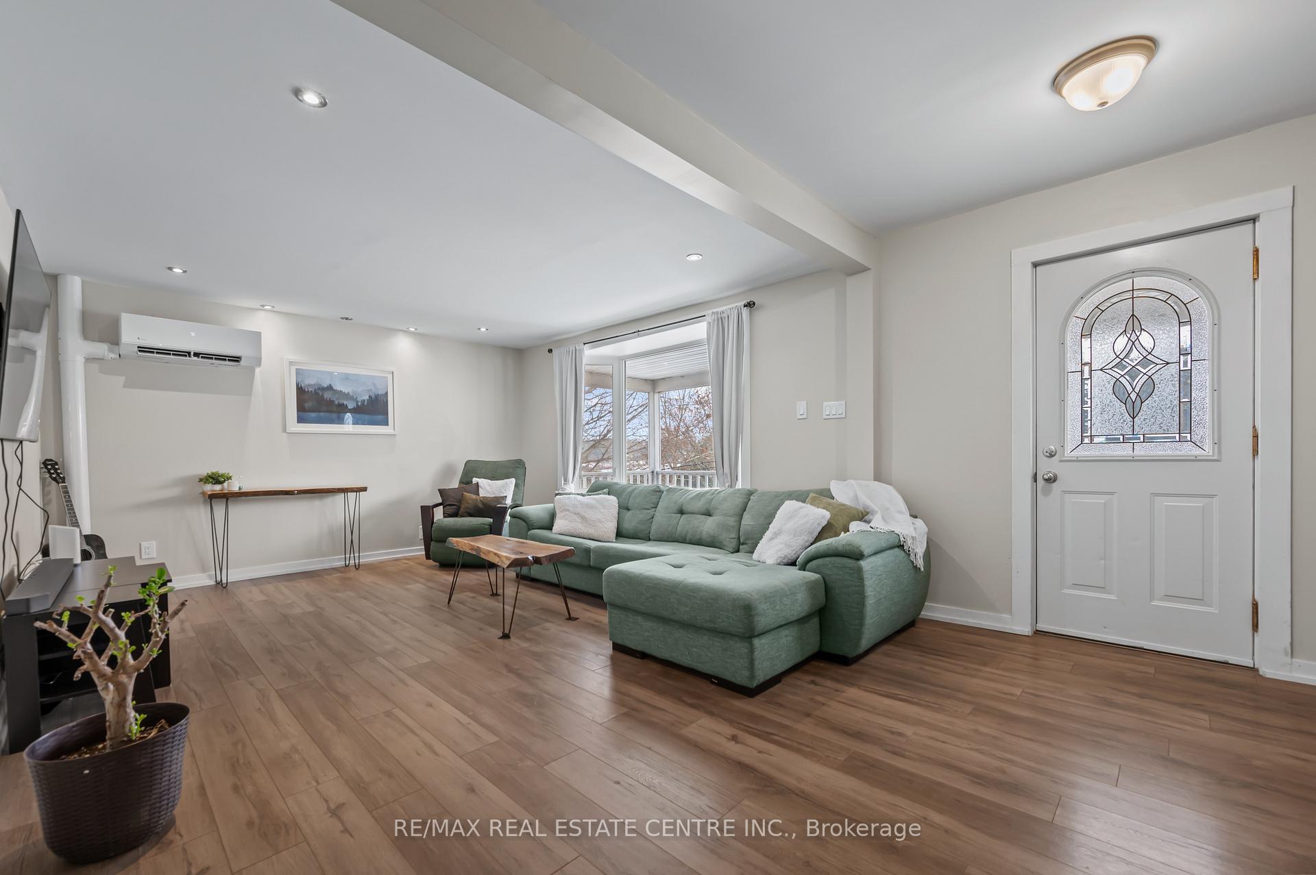 Photo 5 of 11 Princess Street, Brant, South Dumfries — HOMEH