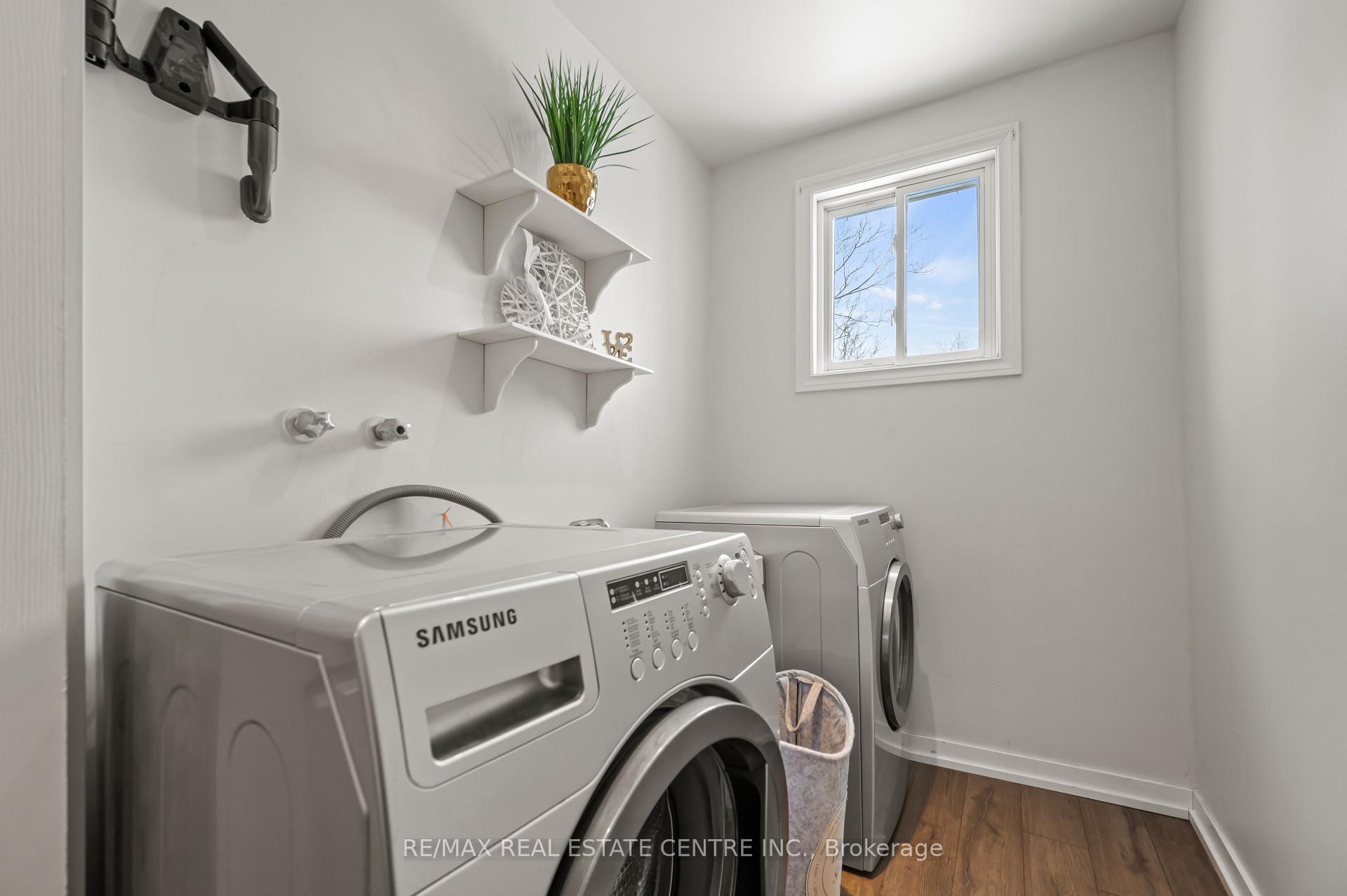 Photo 15 of 11 Princess Street, Brant, South Dumfries — HOMEH